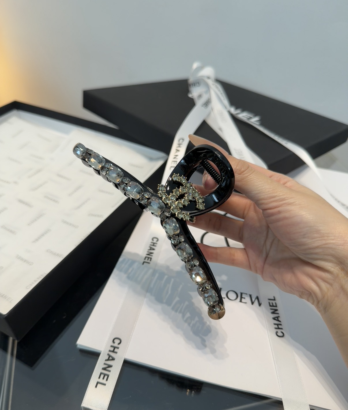 🎁配包装盒Chanel (香奈儿)最新款小香爆款抓夹，超级好看！名媛范儿十足，小仙女必备…