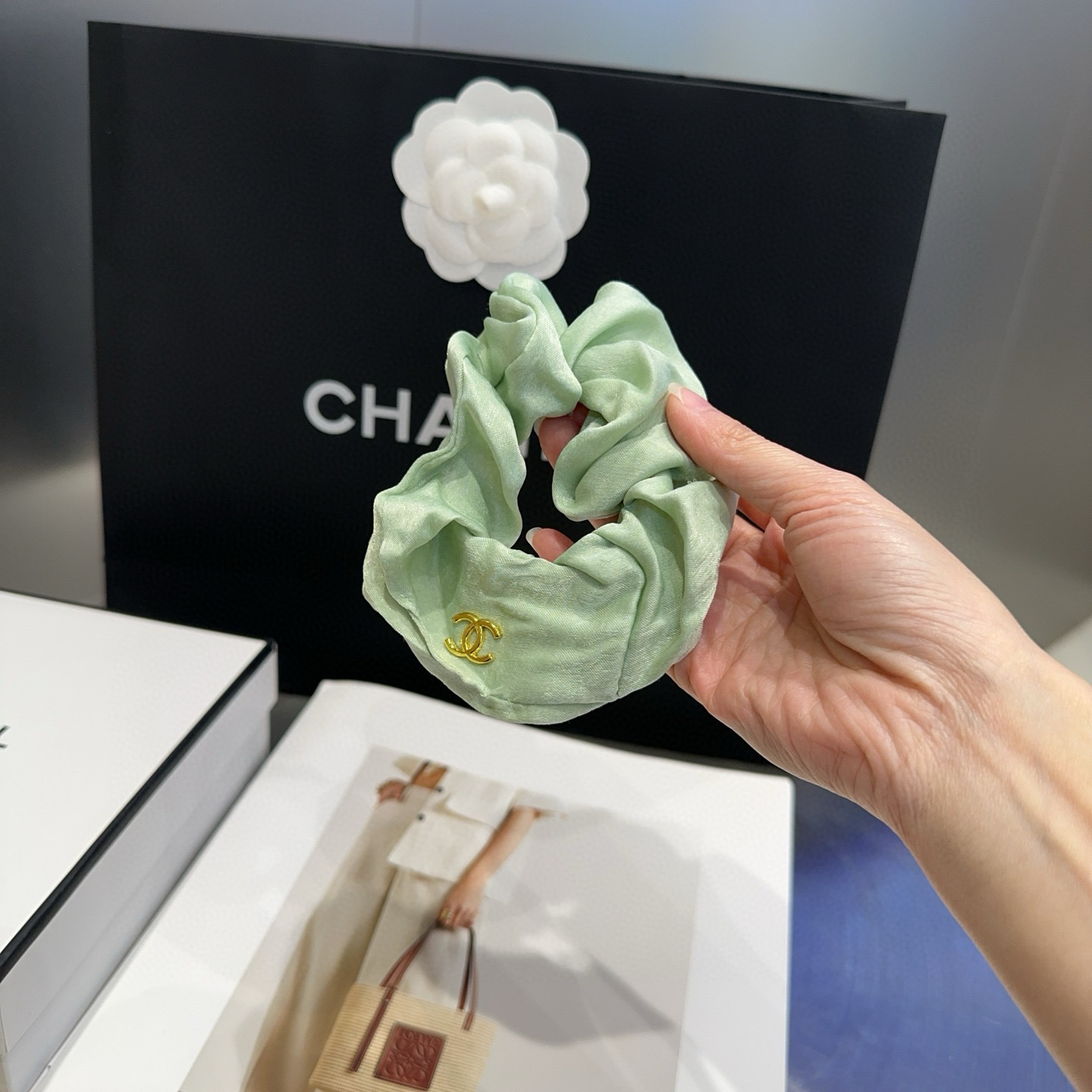 🎁配包装盒Chanel (香奈儿)最新款小香发圈，夏日小清新系列，名媛范儿十足！小仙女必备…
