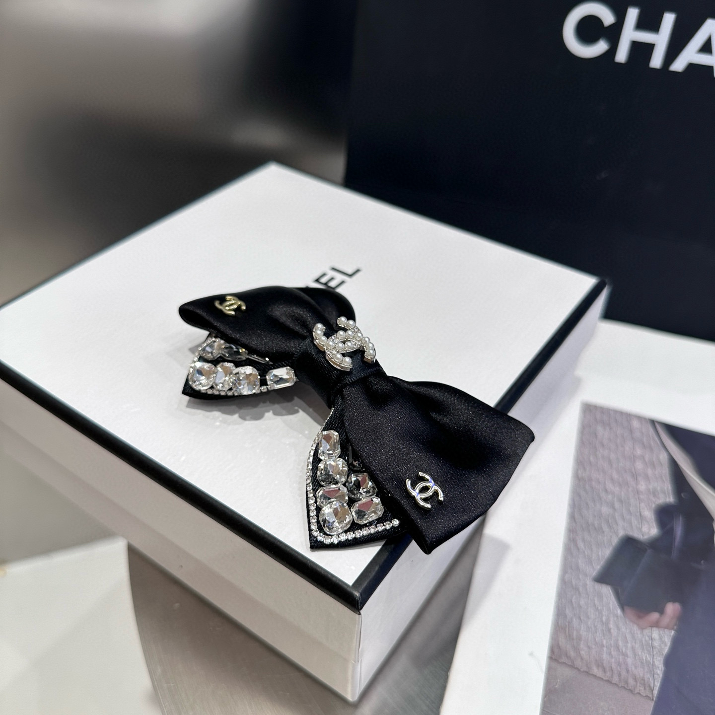 🎁配包装盒Chanel (香奈儿)最新小香爆款鸭嘴夹，绝美的一款！小仙女必备…