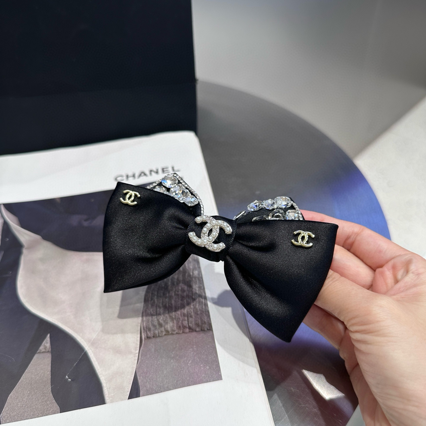 🎁配包装盒Chanel (香奈儿)最新小香爆款鸭嘴夹，绝美的一款！小仙女必备…