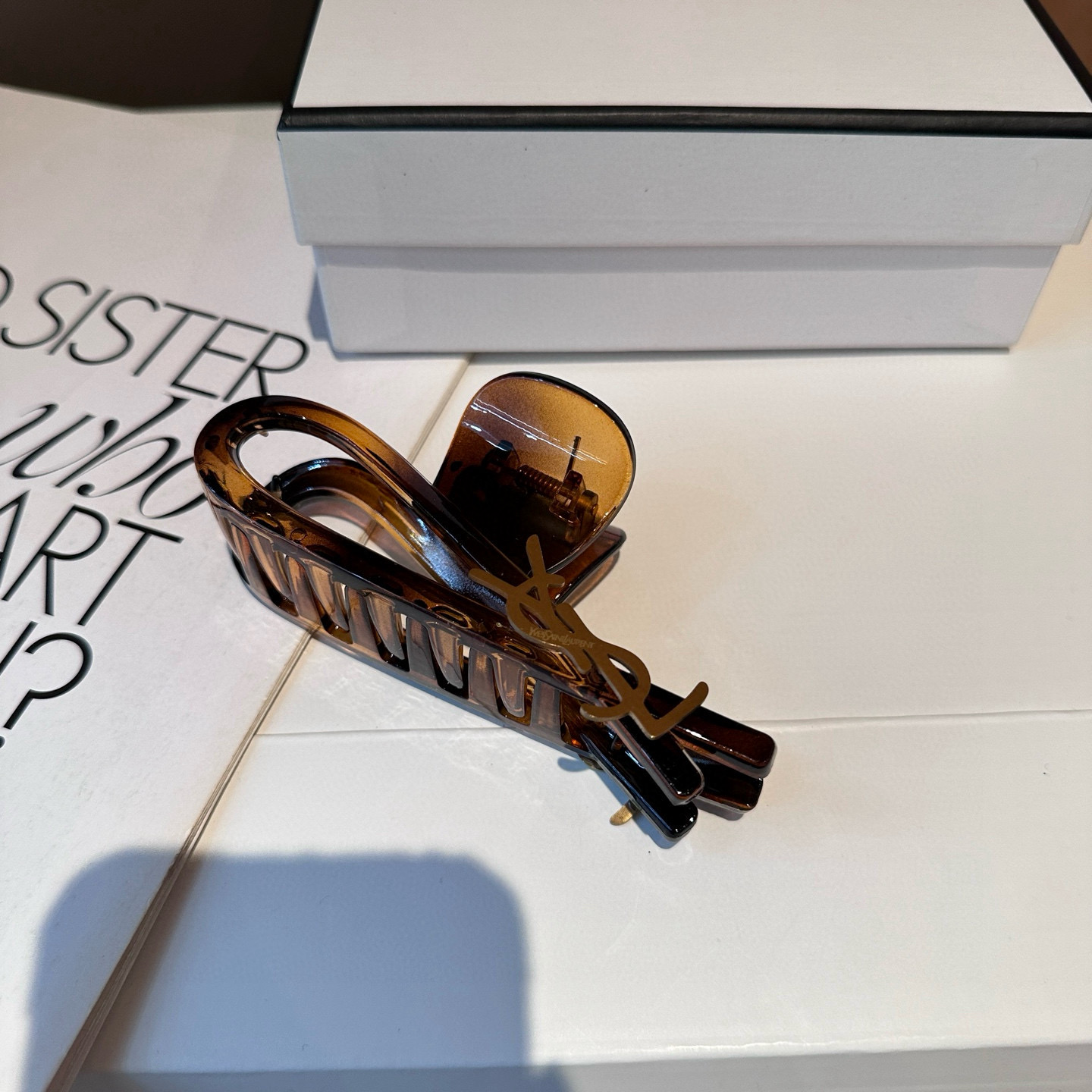 🎁配包装盒 YSL（圣罗兰）新款抓夹，名媛风气质美，时尚百搭，甜酷小姐姐必备…