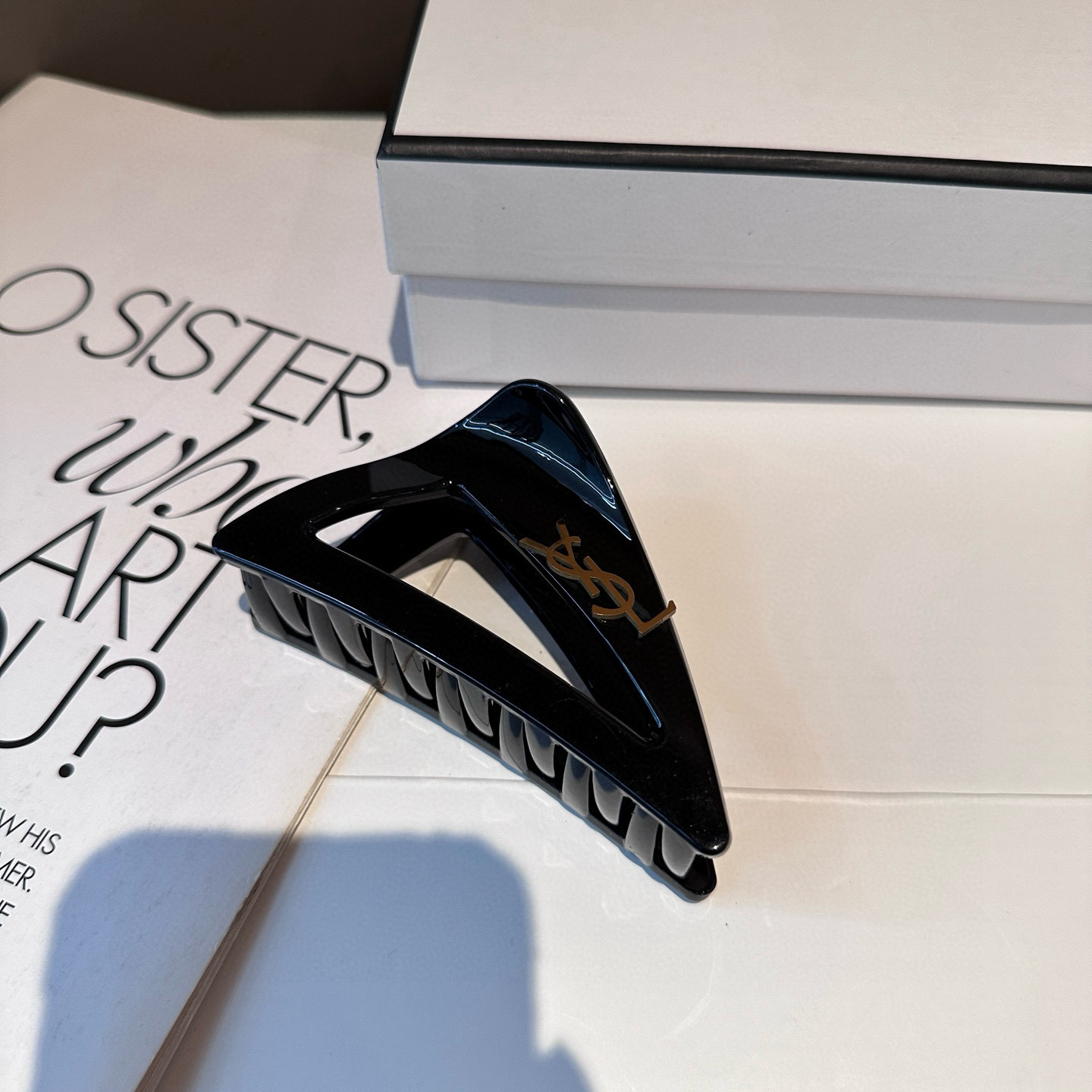 🎁配包装盒 YSL（圣罗兰）新款抓夹，名媛风气质美，时尚百搭，甜酷小姐姐必备…