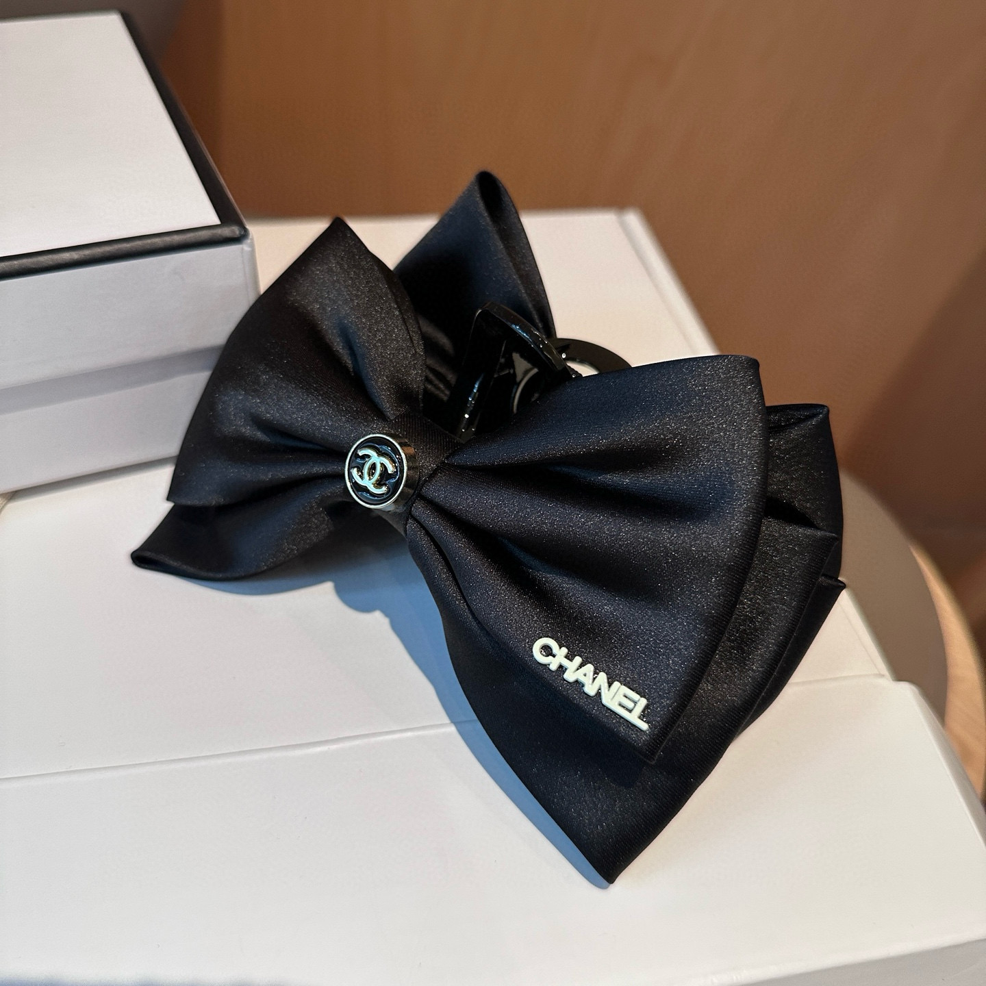 🎁配包装盒Chanel (香奈儿)最新款小香大抓夹，超级好看！名媛范儿十足，小仙女必备…