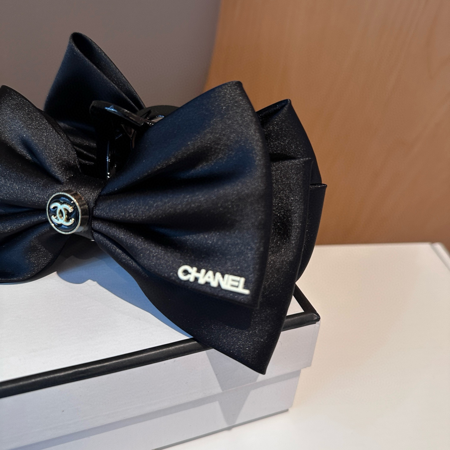 🎁配包装盒Chanel (香奈儿)最新款小香大抓夹，超级好看！名媛范儿十足，小仙女必备…