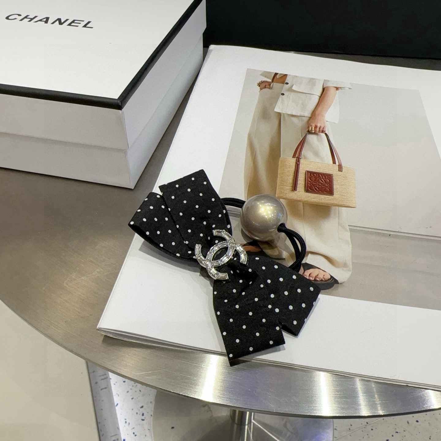 🎁配包装盒Chanel (香奈儿)最新小香波点发圈，简单实用，时尚潮流！小仙女必备…