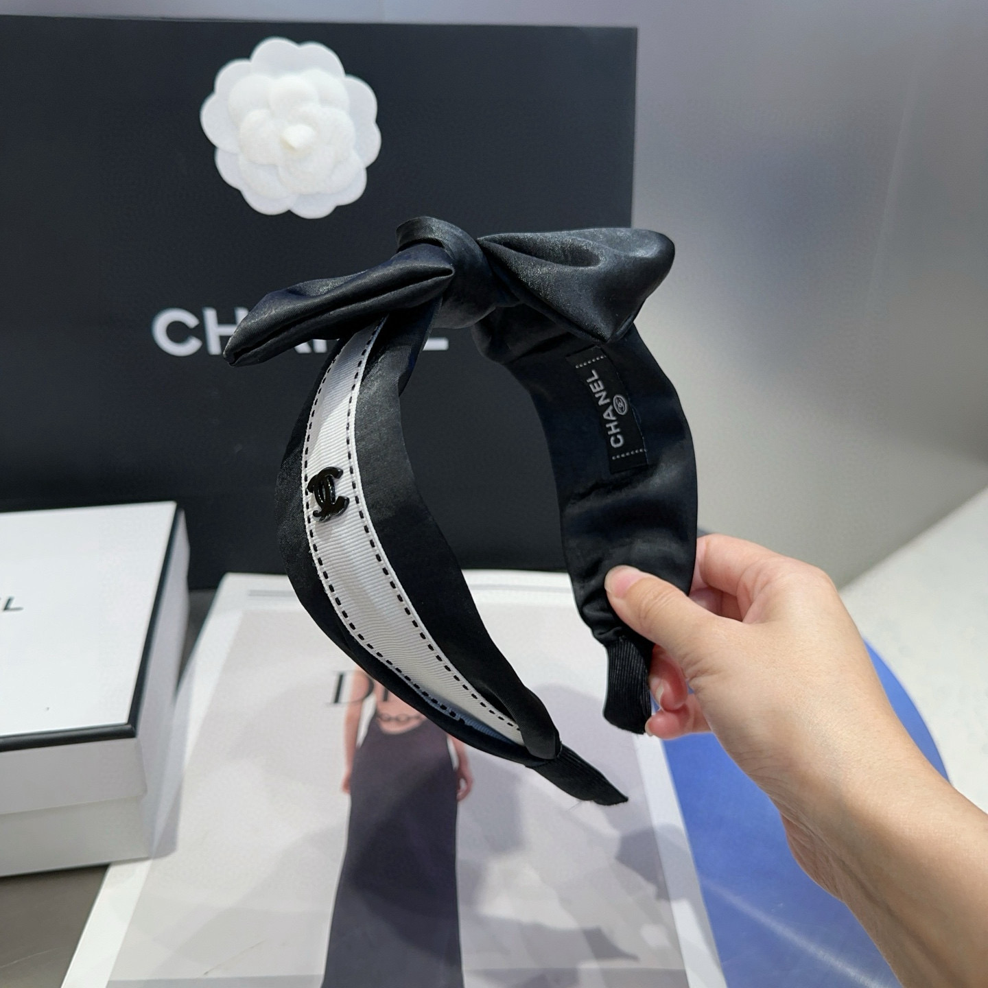 🎁配包装盒Chanel (香奈儿)最新款小香爆款发箍，超级好看！名媛范儿十足，小仙女必备…