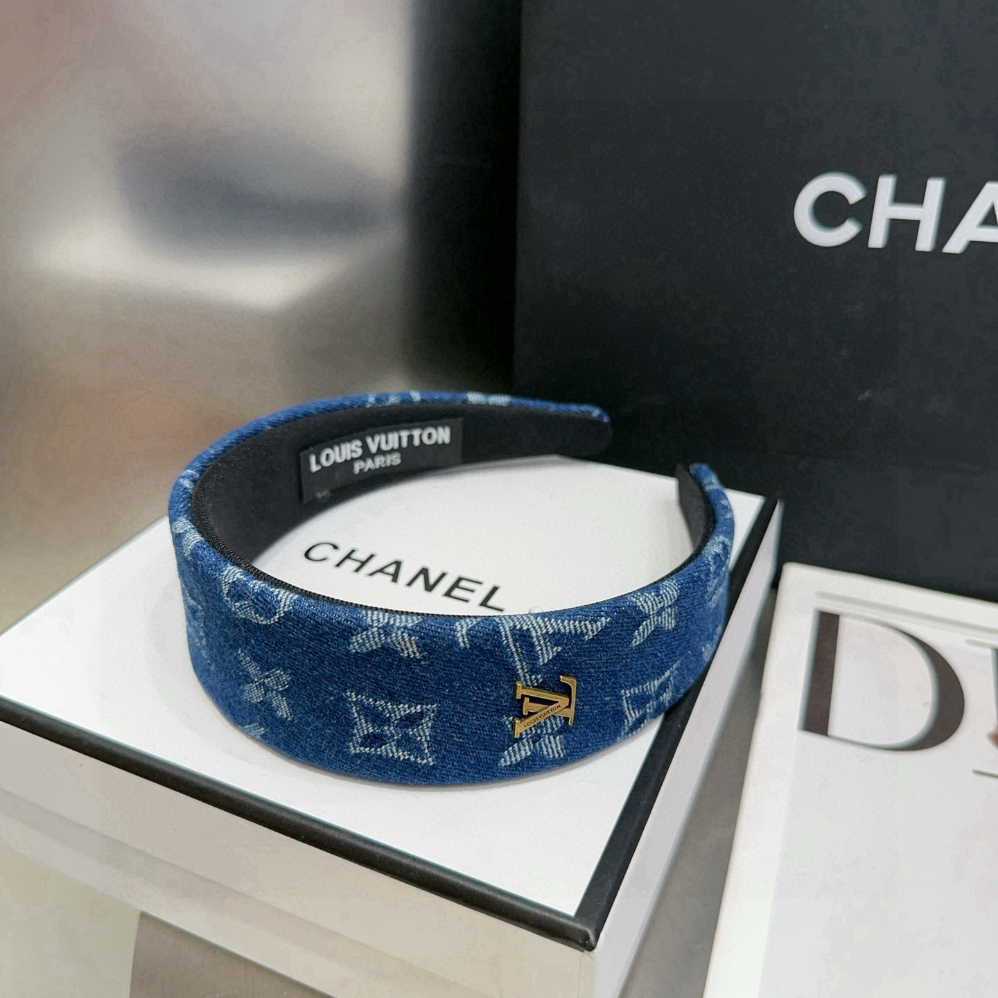🎁配包装盒Louis Vuitton (路易威登)驴家牛仔发箍，经典LV标志，简单大气，特别吸睛，超火爆