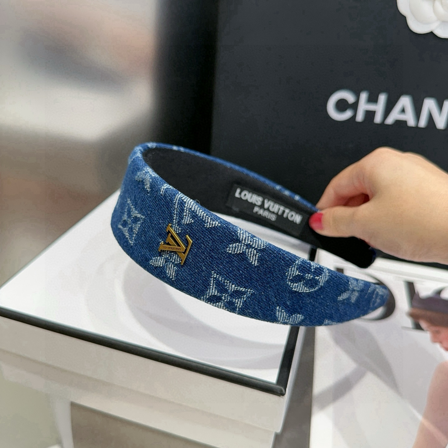 🎁配包装盒Louis Vuitton (路易威登)驴家牛仔发箍，经典LV标志，简单大气，特别吸睛，超火爆