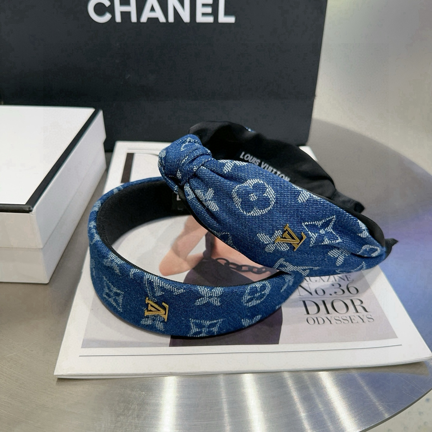 🎁配包装盒Louis Vuitton (路易威登)驴家牛仔发箍，经典LV标志，简单大气，特别吸睛，超火爆