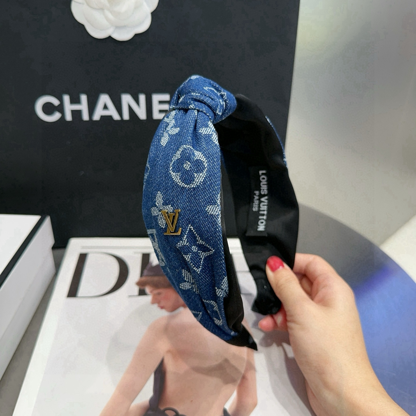 🎁配包装盒Louis Vuitton (路易威登)驴家牛仔发箍，经典LV标志，简单大气，特别吸睛，超火爆