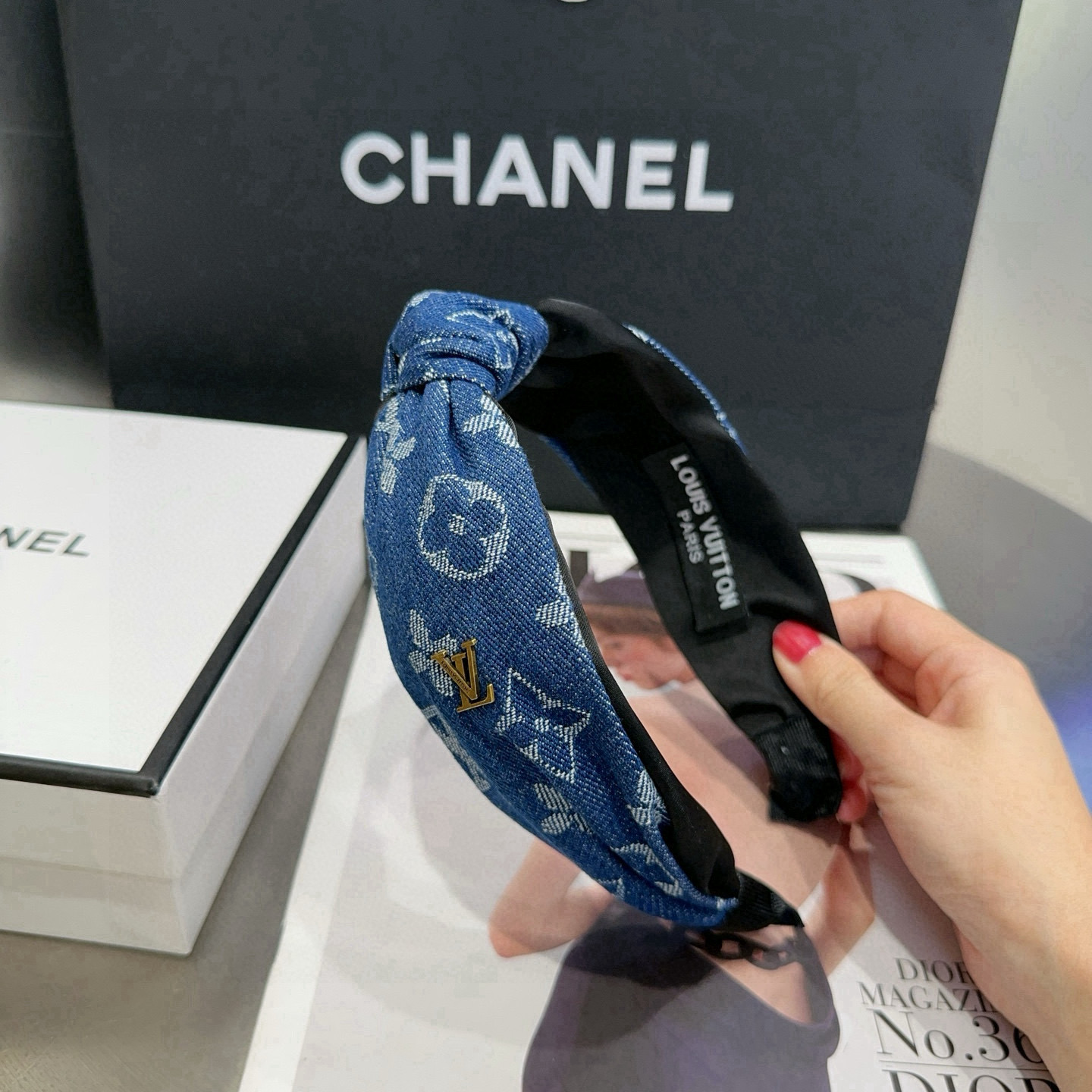 🎁配包装盒Louis Vuitton (路易威登)驴家牛仔发箍，经典LV标志，简单大气，特别吸睛，超火爆