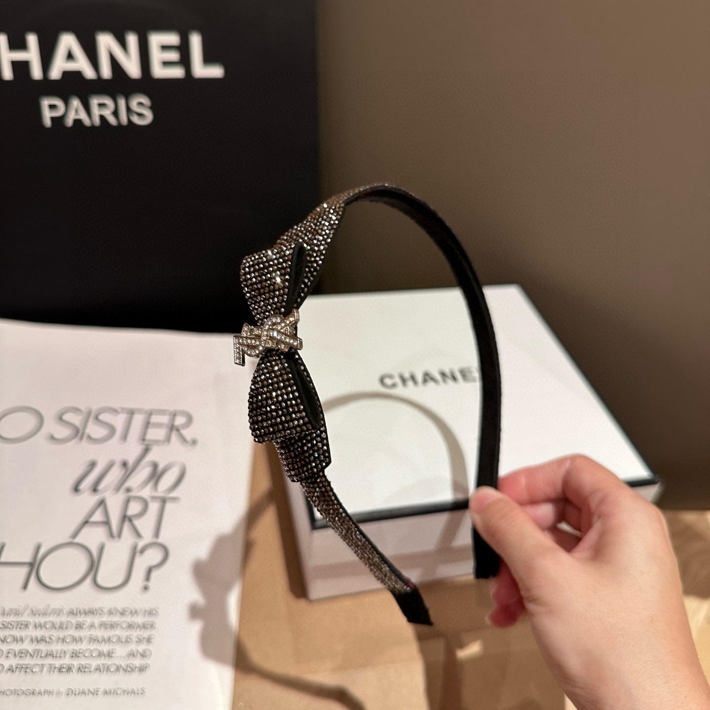 🎁配包装盒 YSL（圣罗兰）新款满钻发箍，复古气质美，时尚百搭，甜酷小姐姐必备…