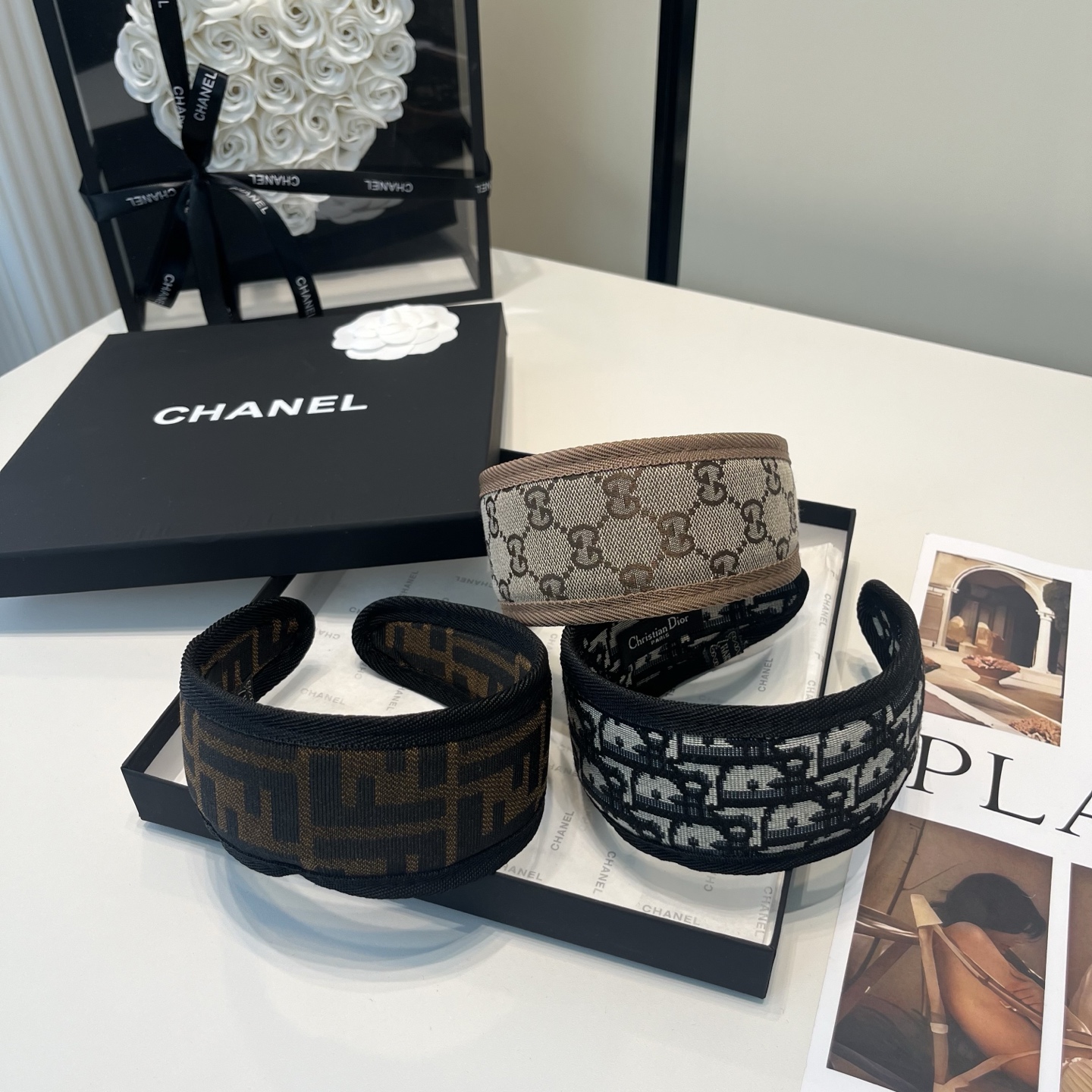 NO:769706,P Comes with a packaging box FENDI (Fendi) F wide version of the headband, beautiful retro style, simple and versatile!  The young lady closed her eyes and entered... hairpins, hairpins, fendi, fendi, hairpins19860909P 配包装盒 FENDI（芬迪）F宽版发箍,复古气质美,简约百搭！小姐姐闭眼入…发夹,发夹,fendi,fendi,hairpins,accessory