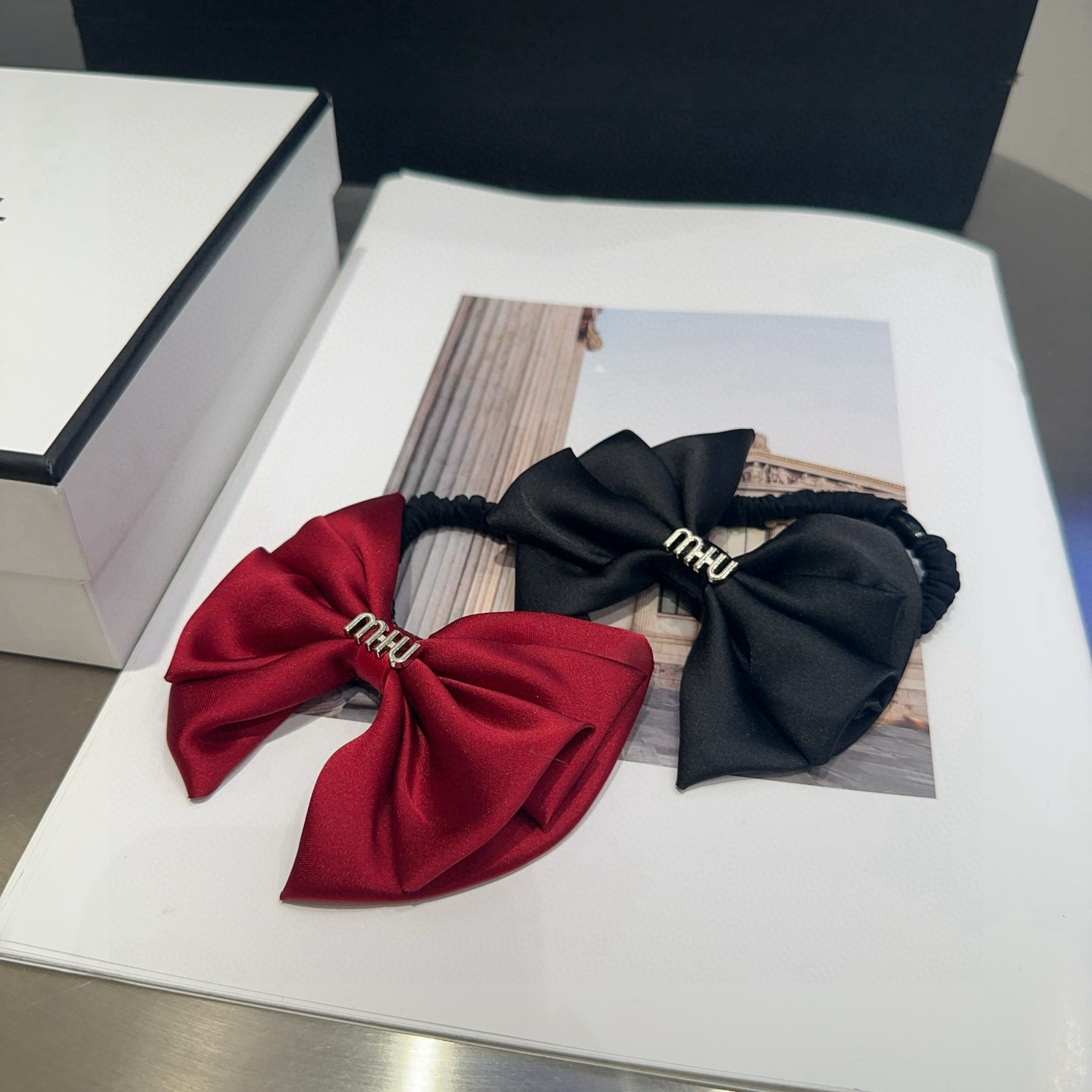 NO:769771,P Comes with packaging box (single) miumiu new bow hair tie, simple and elegant, practical and versatile, very worth buying hairpins, hairpins, miumiu, hairpins19860909P 配包装盒（单个） miumiu新款蝴蝶结发圈,简单优雅,实用百搭,非常值得入手发夹,发夹,miumiu,hairpins,accessory