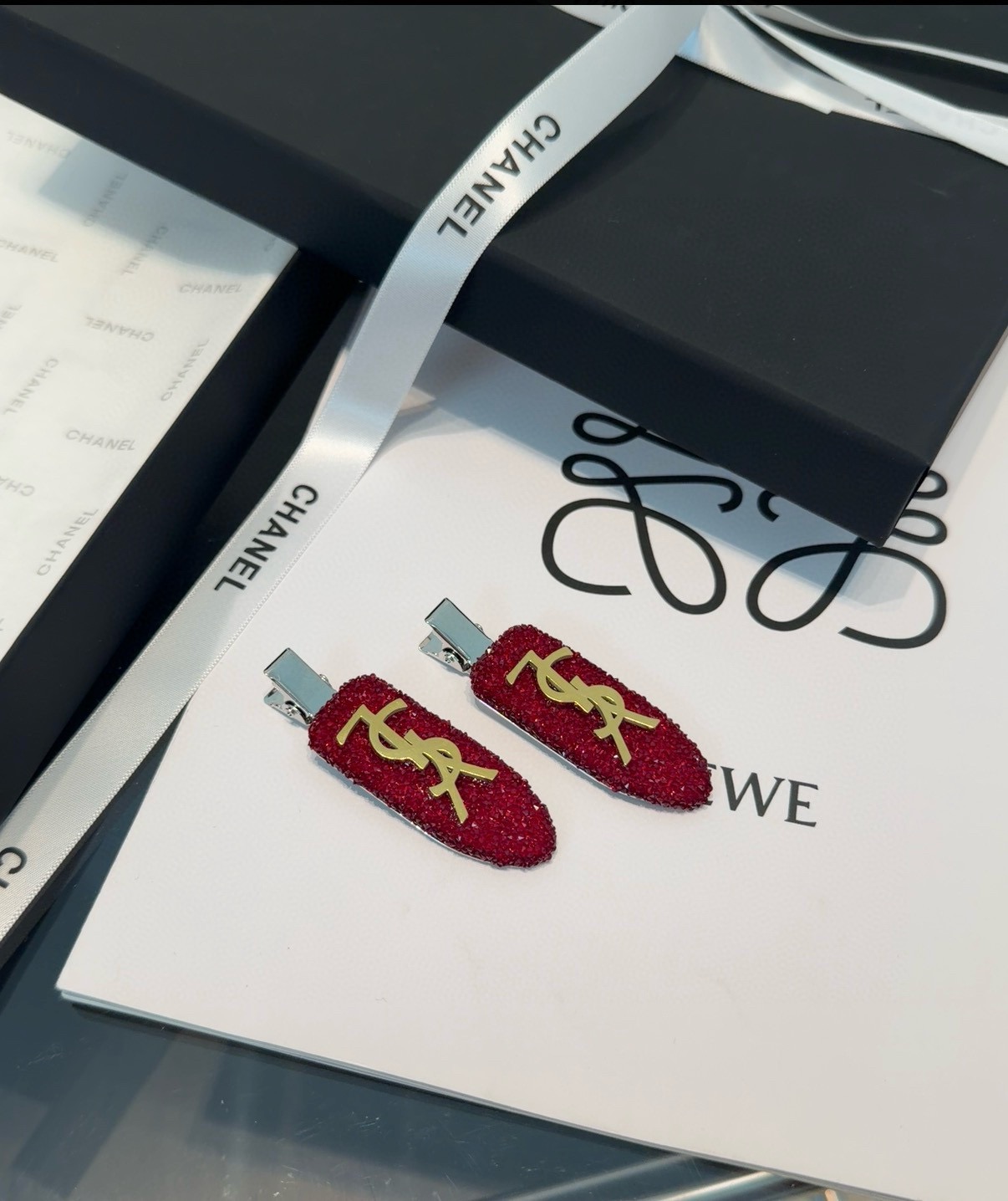 NO:770545,P Comes with packaging box (pair) YSL (Yves Saint Laurent) latest side clip bangs clip, ladylike style and beauty, fashionable and versatile, not too good-looking hairpins, hairpins, saint laurent, saint laurent, hairpins19860909P 配包装盒（一对） YSL（圣罗兰）最新款边夹刘海夹,名媛风气质美,时尚百搭,不要太好看了发夹,发夹,saint laurent,saint laurent,hairpins,accessory