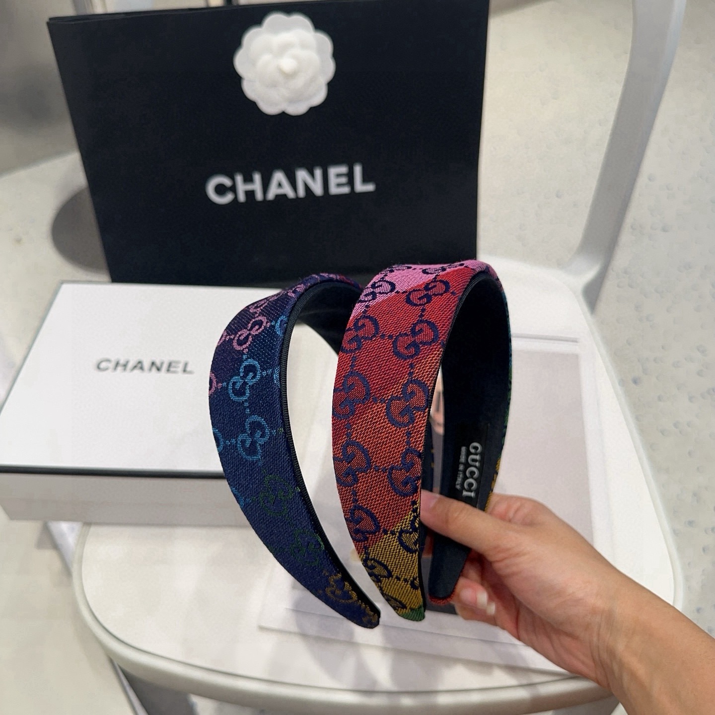 NO:813934,P Comes with packaging box Gucci (Gucci) GG letter headband, rainbow color!  Fashion trend, very easy to match!  Essential hairpins for little fairies, hairpins, gucci, hairpins19860909P 配包装盒 Gucci(古奇) GG字母发箍,彩虹色！时尚潮流,非常好搭配！小仙女必备发夹,发夹,gucci,hairpins,accessory