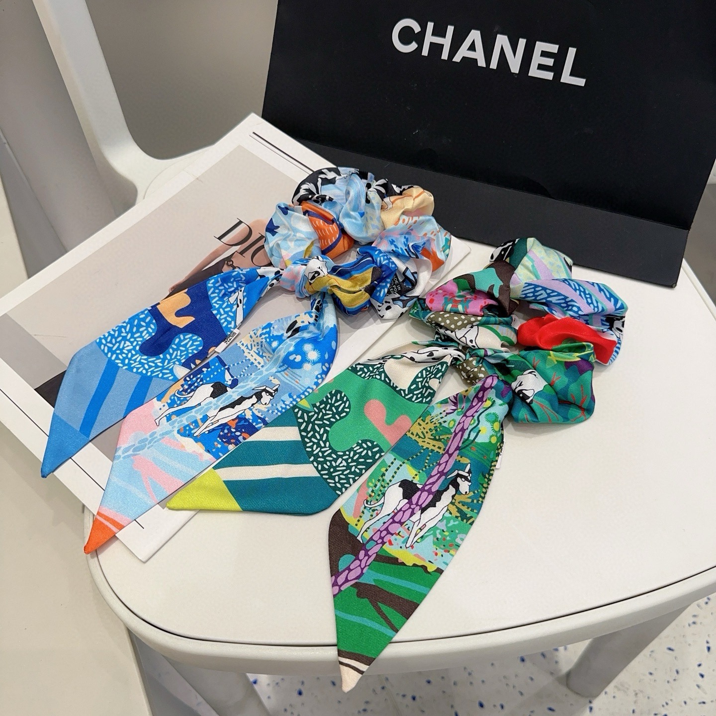 NO:894875,P Comes with packaging box HERMES new H ribbon hair tie, simple and practical, fashionable and versatile!  Essential hairpins for little fairies, hairpins, hermes, hermes, hairpins19860909P 配包装盒 HERMES（爱马仕）新款H飘带发圈,简单实用,时尚百搭！小仙女必备发夹,发夹,hermes,hermes,hairpins,accessory