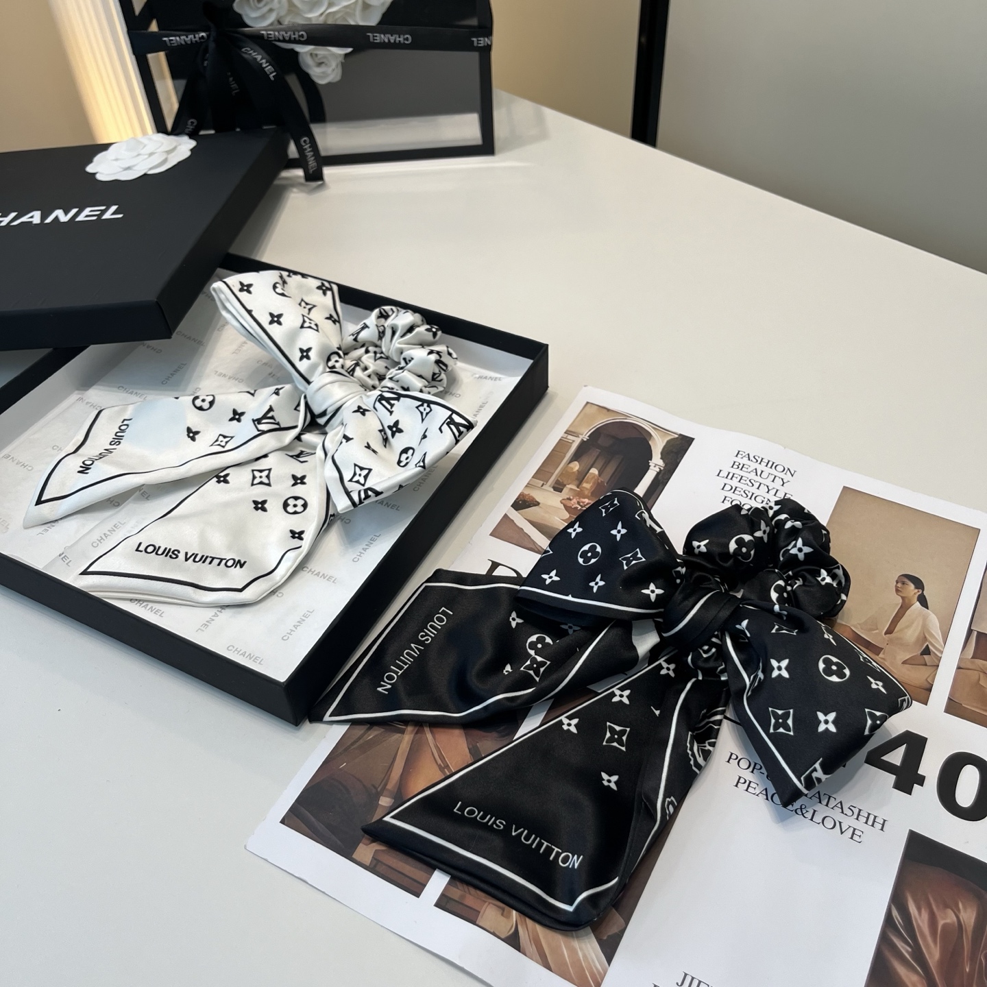 NO:894955,P Comes with a packaging box. Louis Vuitton's new hair tie, classic LV logo, simple and elegant, especially eye-catching!  Super popular small items hairpins, hairpins, louis vuitton, louis vuitton, louis vuitton, louis vuitton, louis vuitton, hairpins19860909P 配包装盒 Louis Vuitton (路易威登)驴家新品发圈,经典LV标志,简单大气,特别吸睛！超火爆小单品发夹,发夹,louis vuitton,louis vuitton,louis vuitton,louis vuitton,louis vuitton,hairpins,accessory