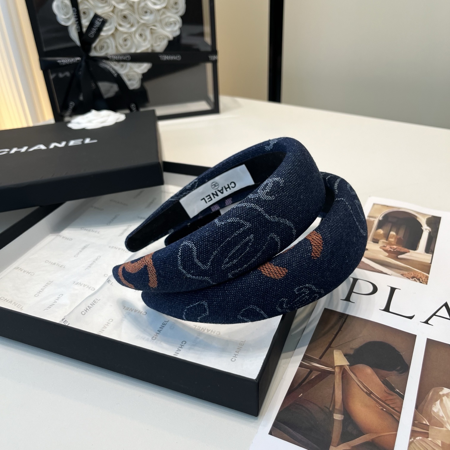 NO:941544,P Comes with a packaging box. Chanel’s latest small fragrant denim headband, super pretty!  Full of celebrity style, a must-have for little fairies...hairpins, hairpins, chanel, chanel, hairpins19860909P 配包装盒 Chanel (香奈儿)最新款小香牛仔发箍,超级好看！名媛范儿十足,小仙女必备…发夹,发夹,chanel,chanel,hairpins,accessory