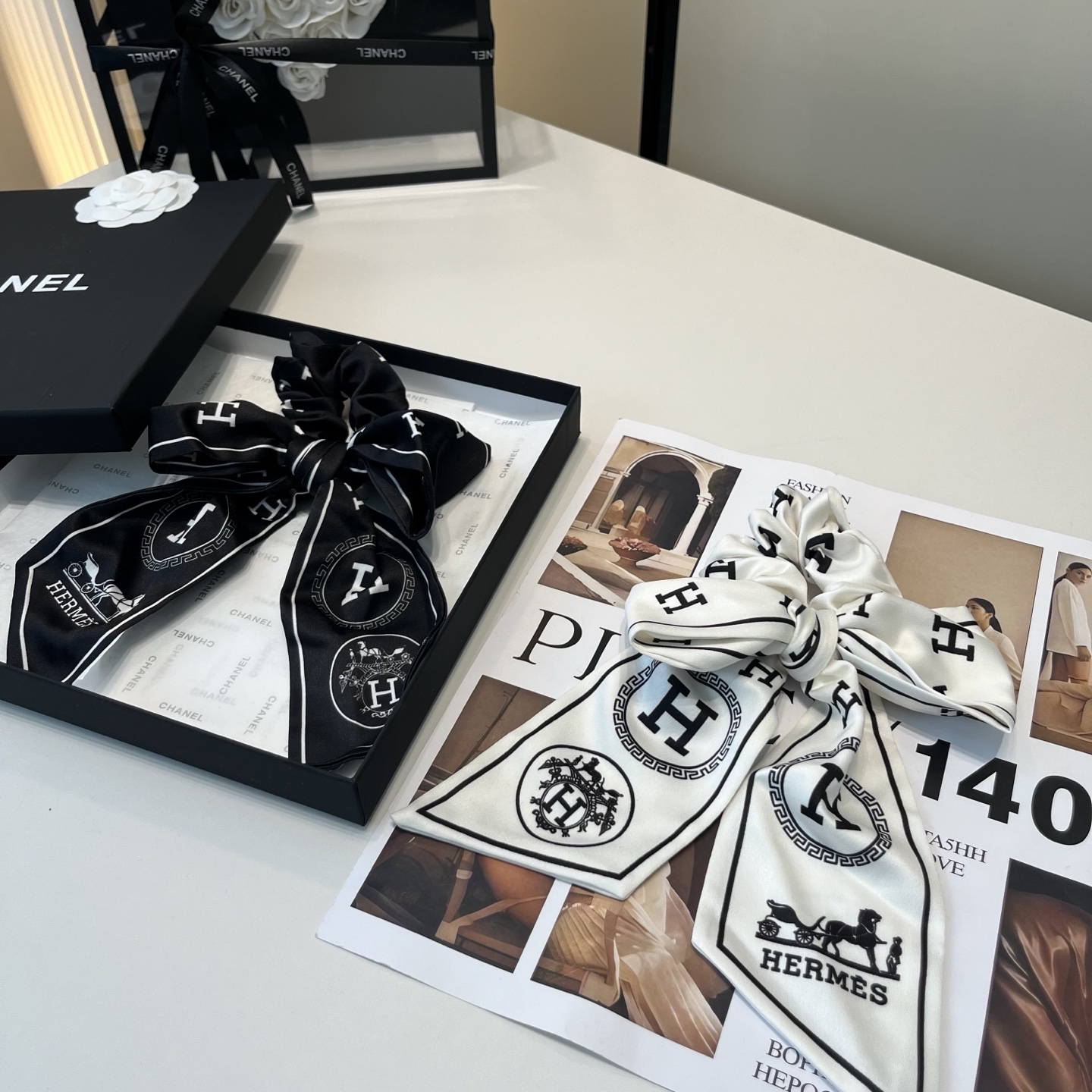 NO:881471,P Comes with packaging box HERMES new H ribbon hair tie, simple and practical, fashionable and versatile!  Essential hairpins for little fairies, hairpins, hermes, hermes, hairpins19860909P 配包装盒 HERMES（爱马仕）新款H飘带发圈,简单实用,时尚百搭！小仙女必备发夹,发夹,hermes,hermes,hairpins,accessory
