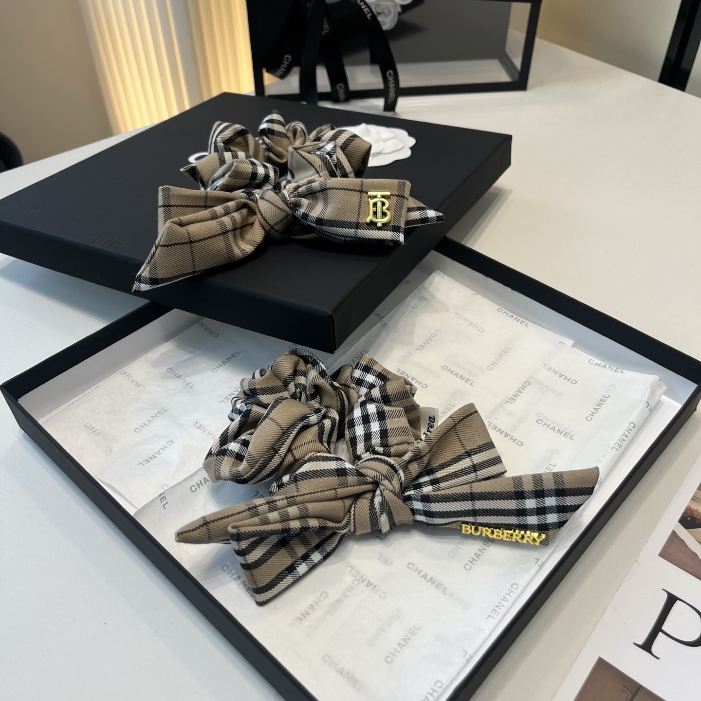 NO:853916,P with packaging box Burberry (Burberry) classic plaid hair tie, fashionable, practical and versatile, timeless hair clip, hair clip, burberry, burberry, hairpins19860909P 配包装盒 Burberry（巴宝莉）经典格子发圈,时尚潮流,实用百搭,永不过时发夹,发夹,burberry,burberry,hairpins,accessory