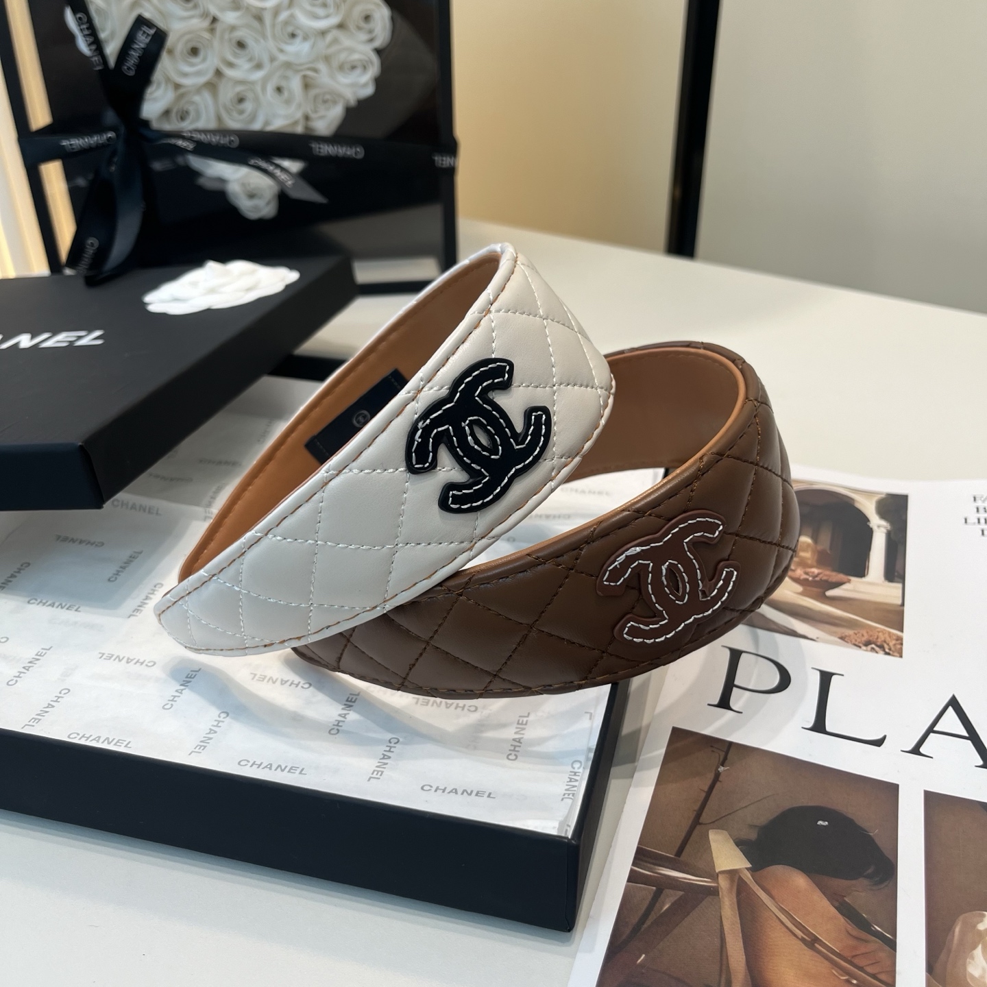 NO:853973,P Comes with a packaging box. Chanel’s latest mini-fragrant headband, super pretty!  Full of celebrity style, a must-have for little fairies...hairpins, hairpins, chanel, chanel, hairpins19860909P 配包装盒 Chanel (香奈儿)最新款小香爆款发箍,超级好看！名媛范儿十足,小仙女必备…发夹,发夹,chanel,chanel,hairpins,accessory