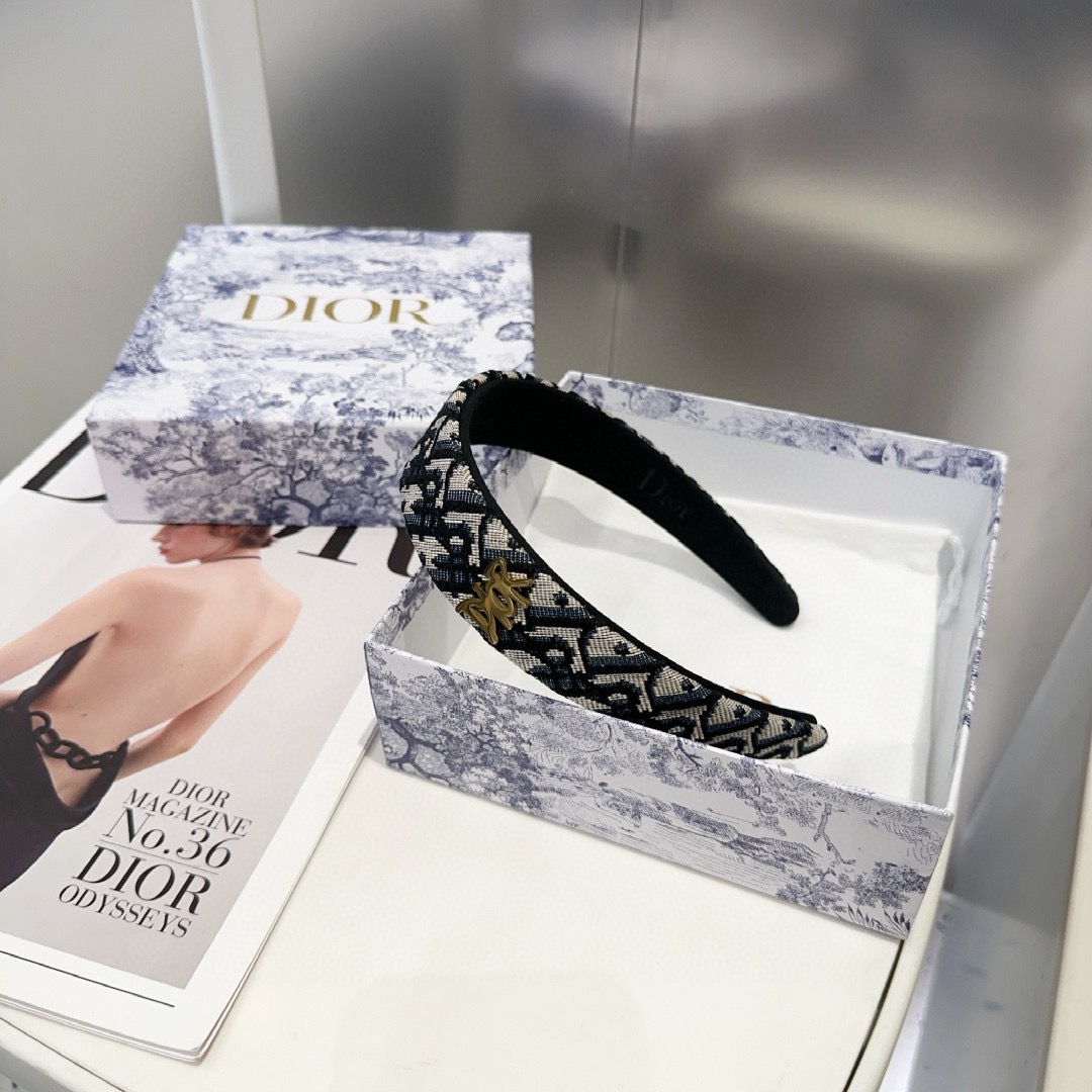 NO:853939,P Comes with packaging box Dior's new CD headband, super good quality, fashionable!  A must-have for little fairies...hairpins, hair clips, dior, dior, hairpins19860909P 配包装盒 Dior（迪奥）新款CD发箍,超好质量,时尚潮流！小仙女必备…发夹,发夹,dior,dior,hairpins,accessory