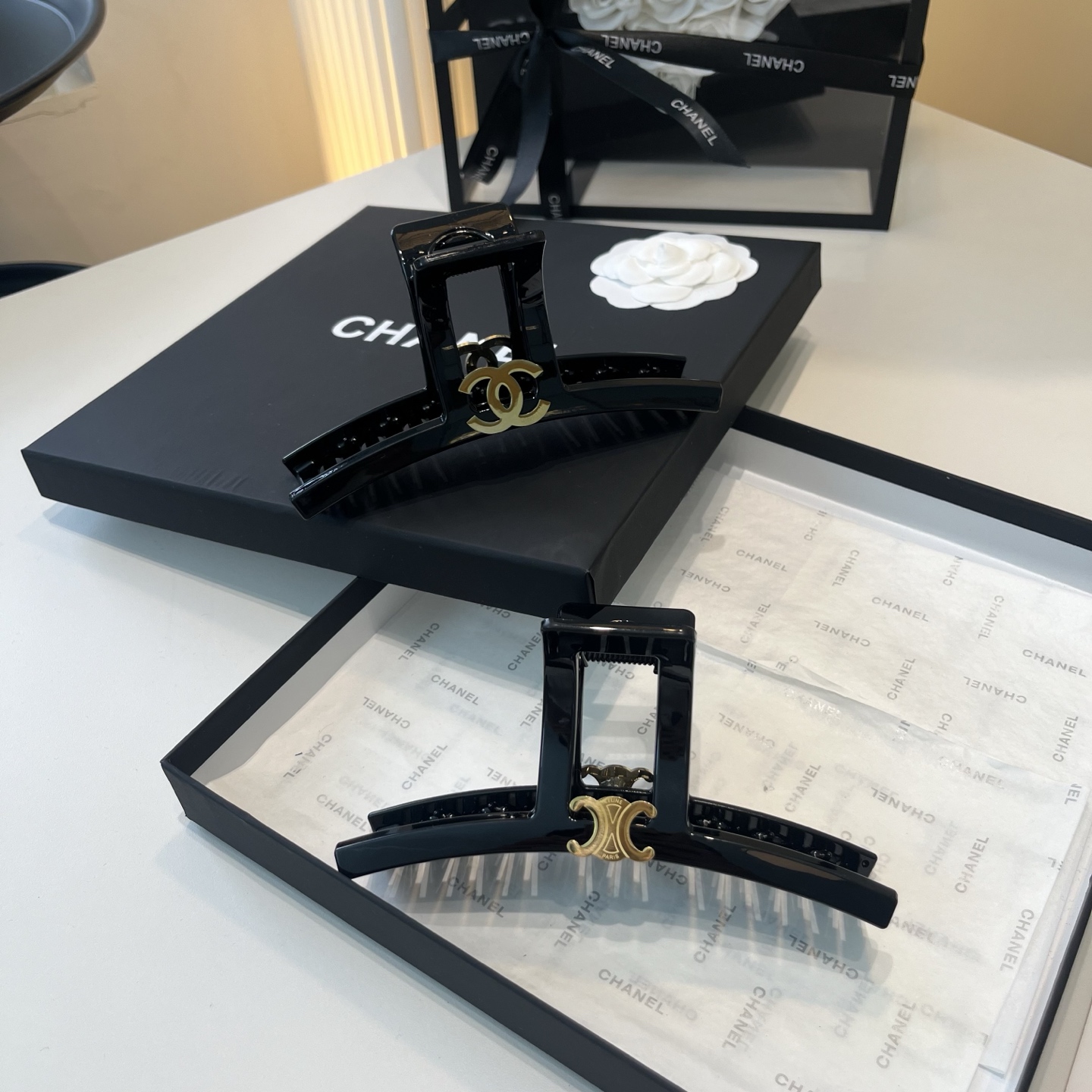 NO:942055,P Comes with packaging box CELINE Arc de Triomphe’s new large gripper, simple and elegant, fashionable and versatile!  Must-have hairpins for goddesses, hairpins, celine, celine, hairpins19860909P 配包装盒 CELINE（赛琳）凯旋门新款大抓夹,简单大气,时尚百搭！女神必备单品发夹,发夹,celine,celine,hairpins,accessory