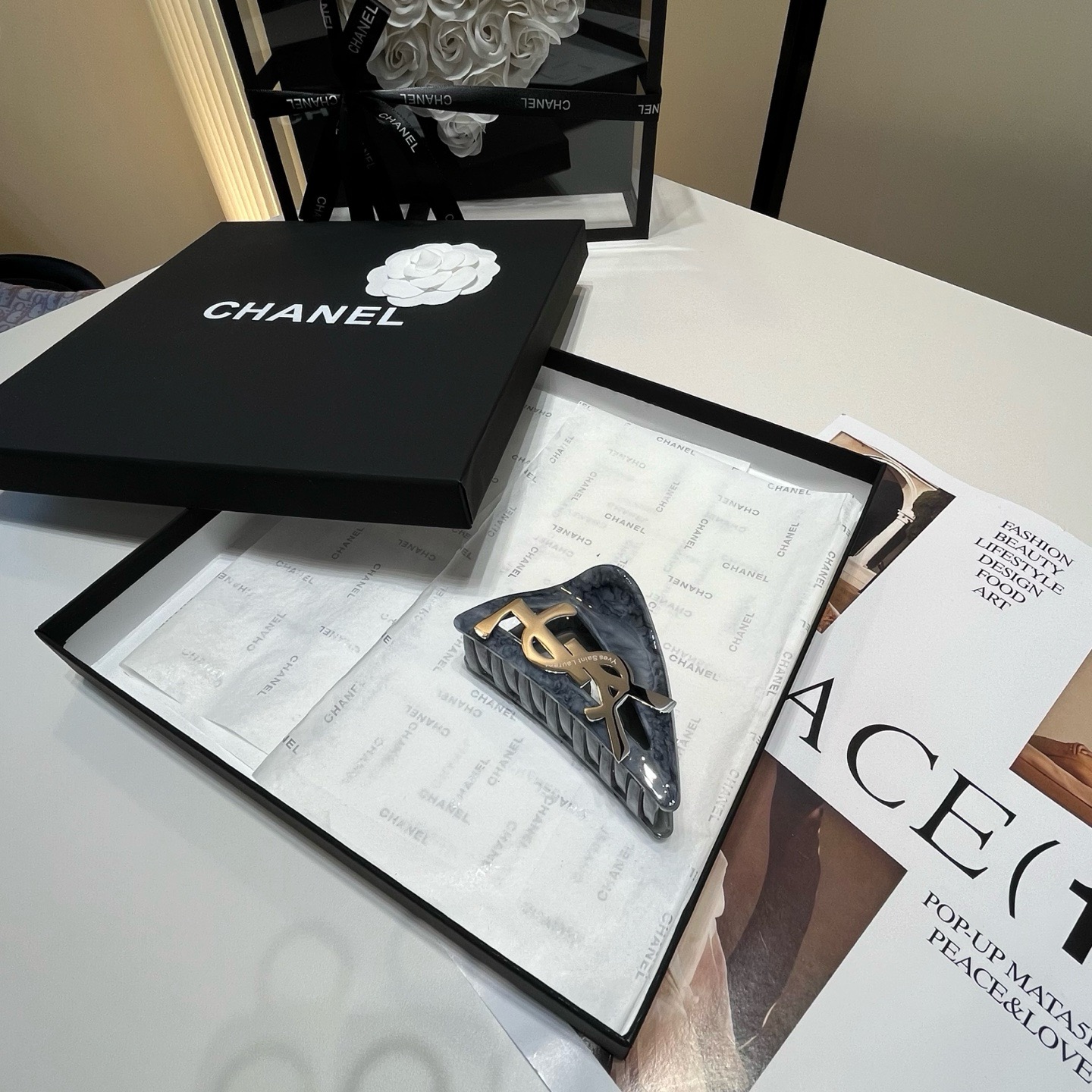 NO:895069,P Comes with a packaging box YSL (Saint Laurent) new style gripper, elegant and elegant, fashionable and versatile, a must-have for sweet and cool girls... hairpins, hairpins, saint laurent, saint laurent, hairpins19860909P 配包装盒 YSL（圣罗兰）新款抓夹,名媛风气质美,时尚百搭,甜酷小姐姐必备…发夹,发夹,saint laurent,saint laurent,hairpins,accessory