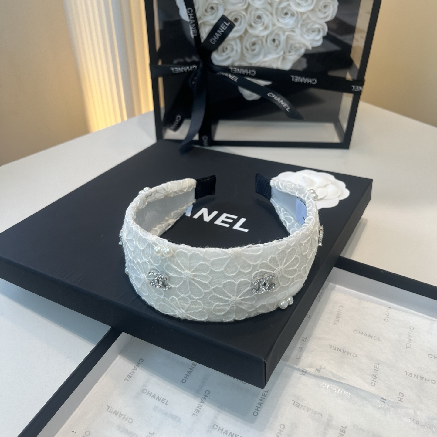 NO:894987,P Comes with a packaging box. Chanel’s latest small scented headband, super pretty!  Full of celebrity style, a must-have for little fairies...hairpins, hairpins, chanel, chanel, hairpins19860909P 配包装盒 Chanel (香奈儿)最新款小香发箍,超级好看！名媛范儿十足,小仙女必备…发夹,发夹,chanel,chanel,hairpins,accessory