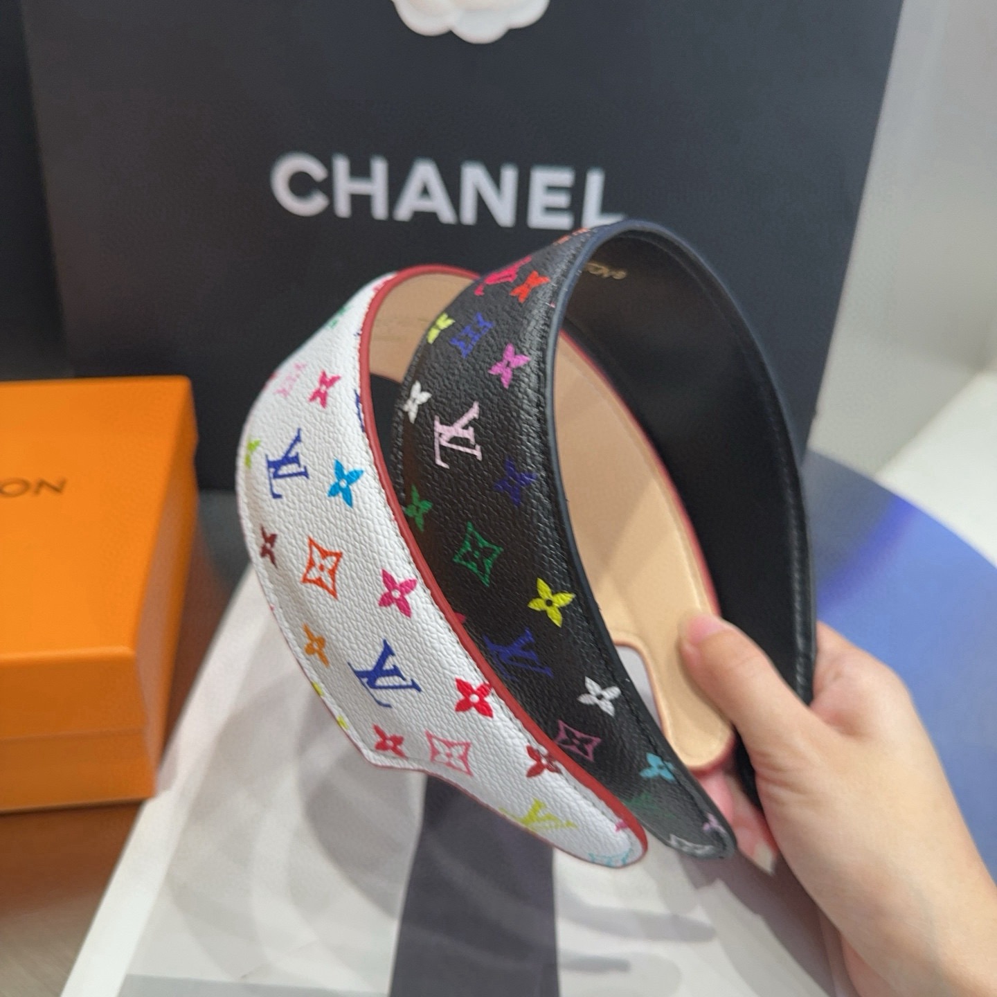 NO:941992,P with packaging box Louis Vuitton (Louis Vuitton) latest LV colorful hairbands, official hairpins, hairpins, louis vuitton, louis vuitton, louis vuitton, hairpins19860909P 配包装盒 Louis Vuitton (路易威登)最新款LV七彩发箍,官方款发夹,发夹,louis vuitton,louis vuitton,louis vuitton,hairpins,accessory