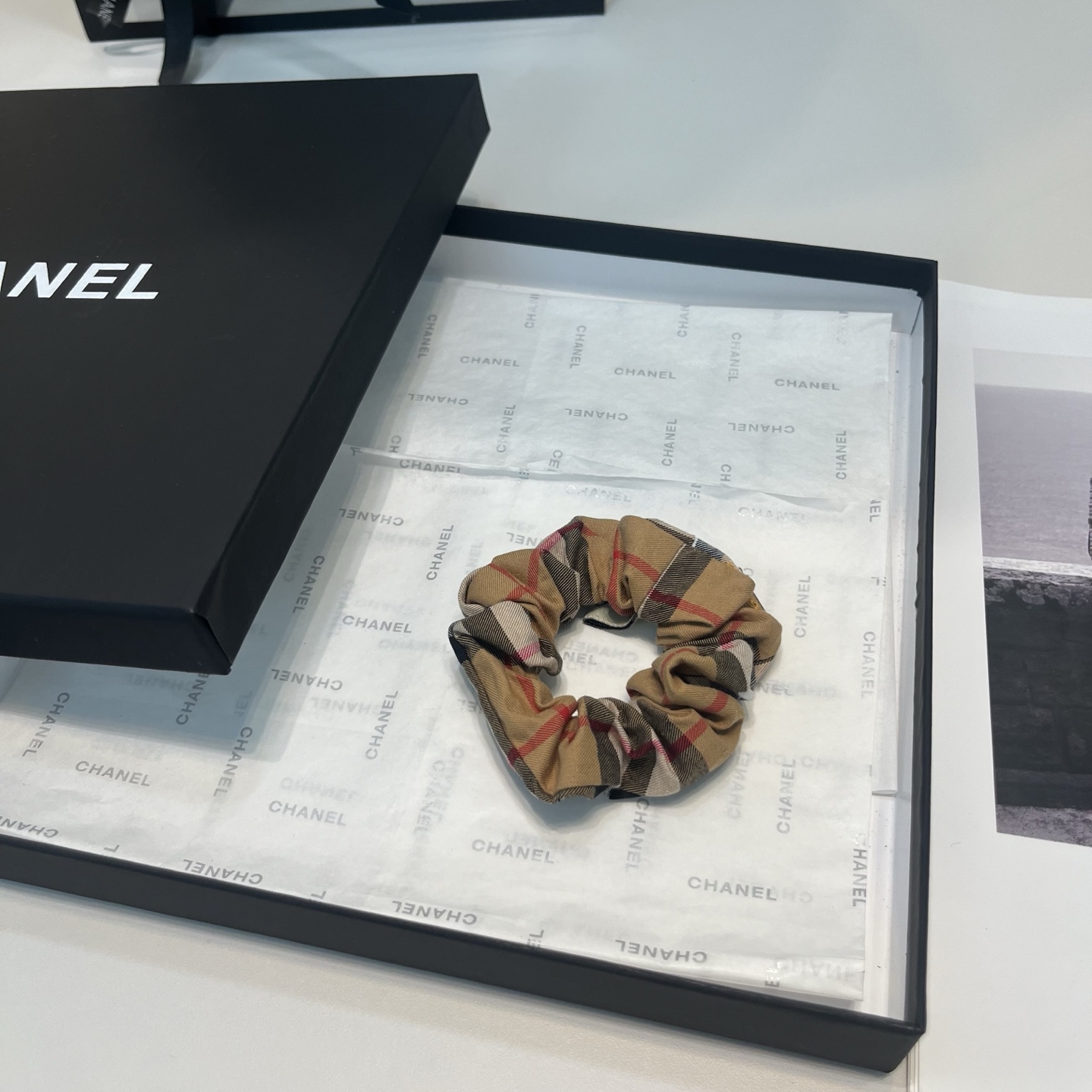 NO:942022,P with packaging box Burberry (Burberry) classic plaid hair tie, fashionable, practical and versatile, timeless hair clip, hair clip, burberry, burberry, hairpins19860909P 配包装盒 Burberry（巴宝莉）经典格子发圈,时尚潮流,实用百搭,永不过时发夹,发夹,burberry,burberry,hairpins,accessory