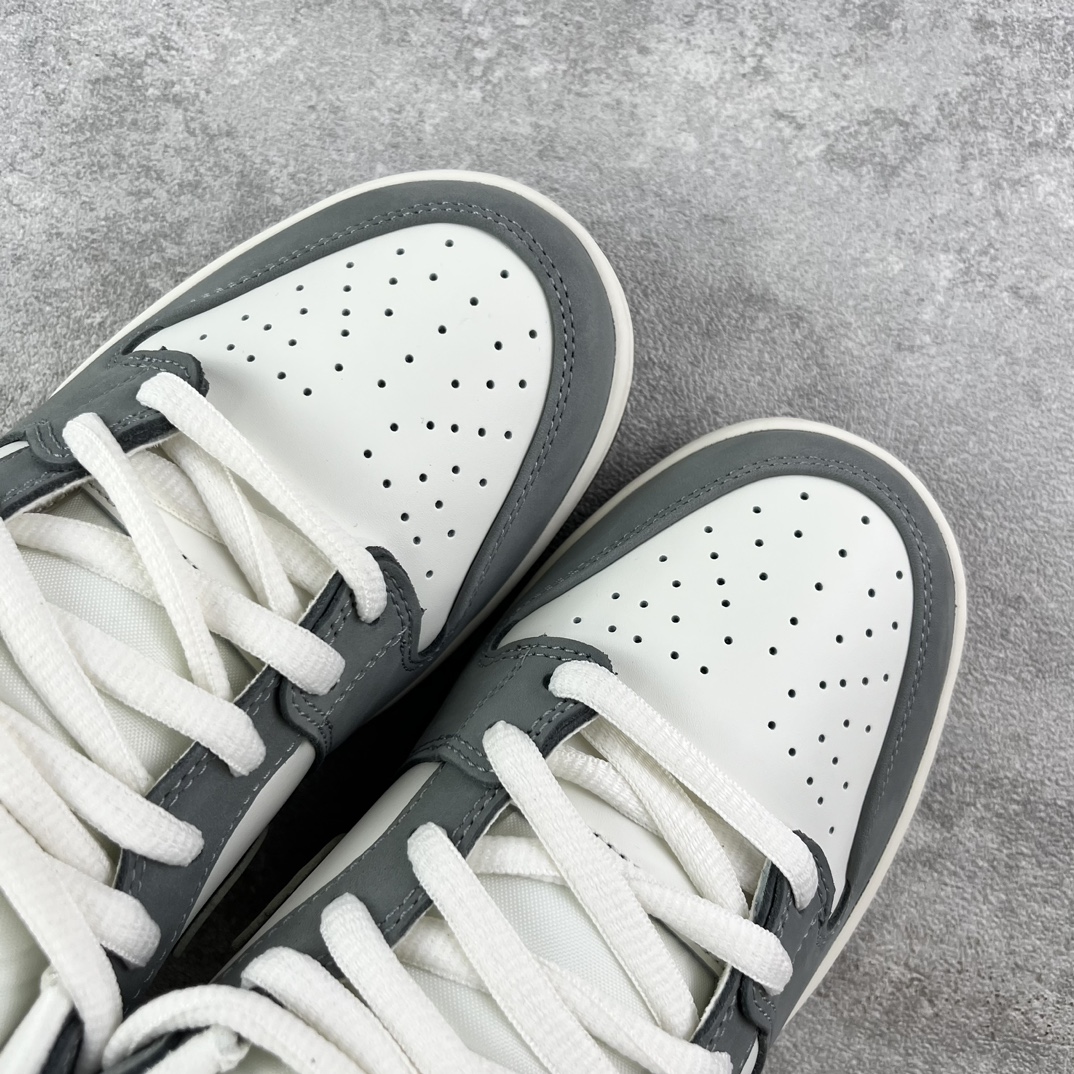 东南亚订单
NIKE SB Dunk Low x Yuto Horigome 联名灰白羽毛  极力推荐👏