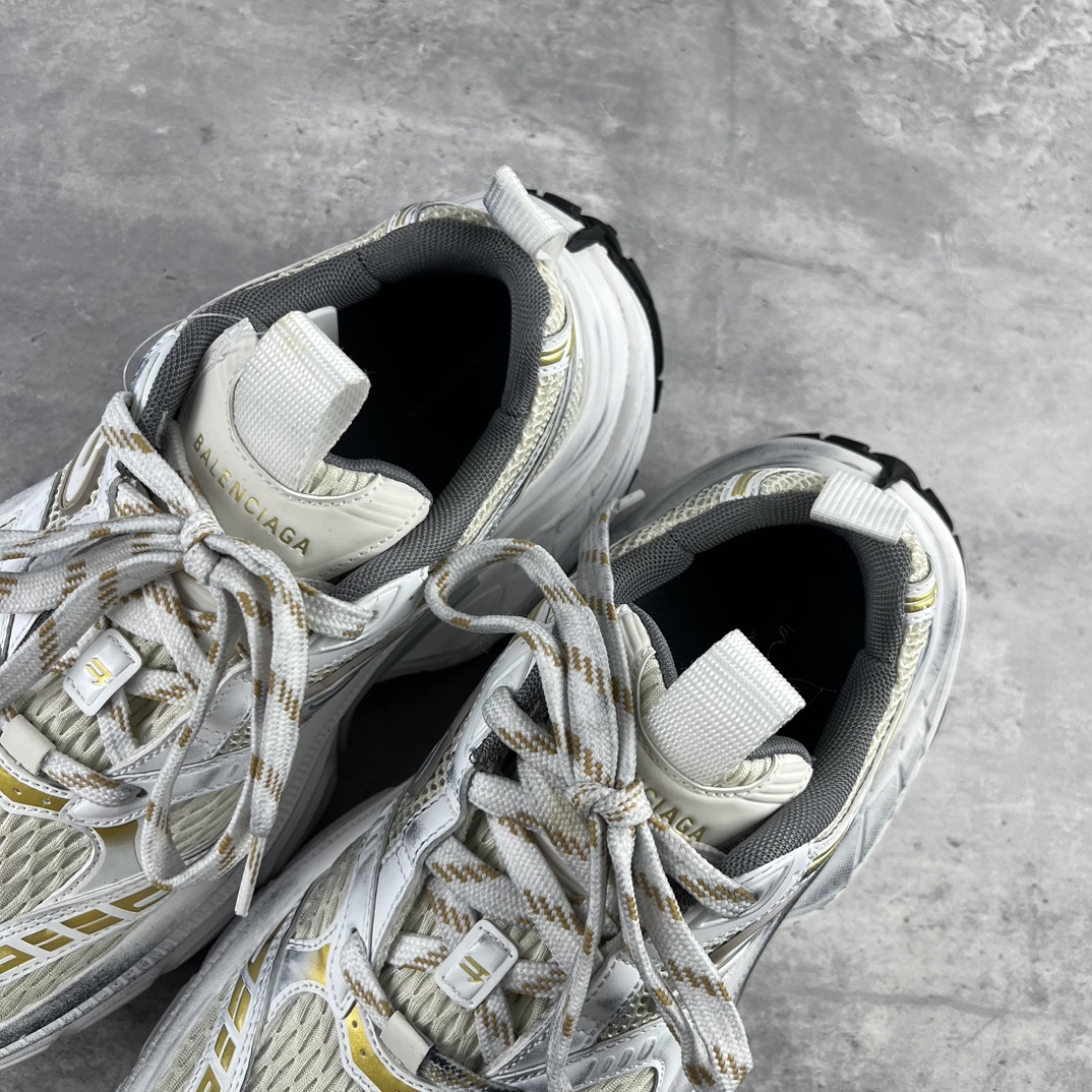 
Balenciaga巴黎世家 12代 6xl

货号： W2MV2 9910
尺码：35 36 37 