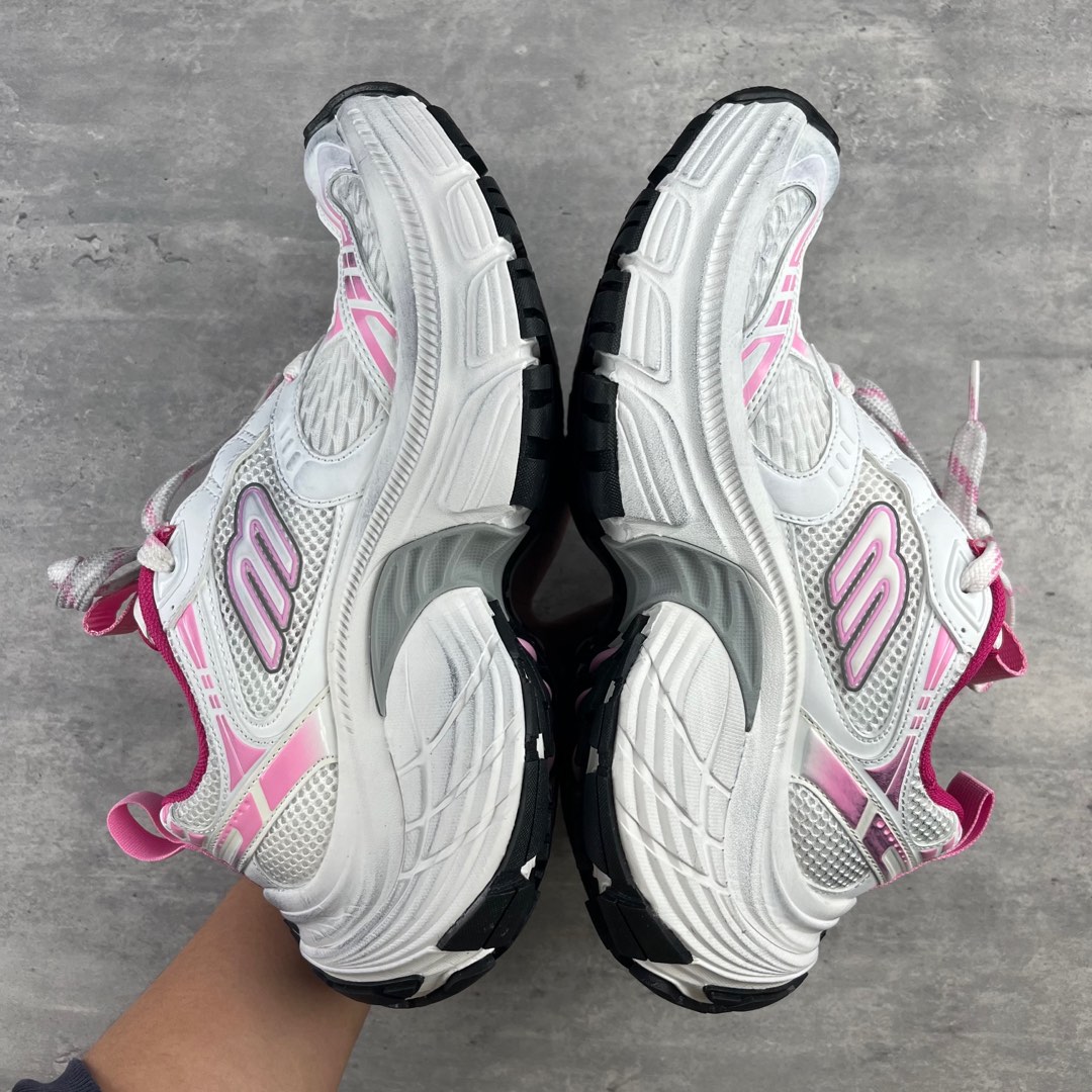 
Balenciaga巴黎世家 12代 6xl

货号： W2MV2 9910
尺码：35 36 37 