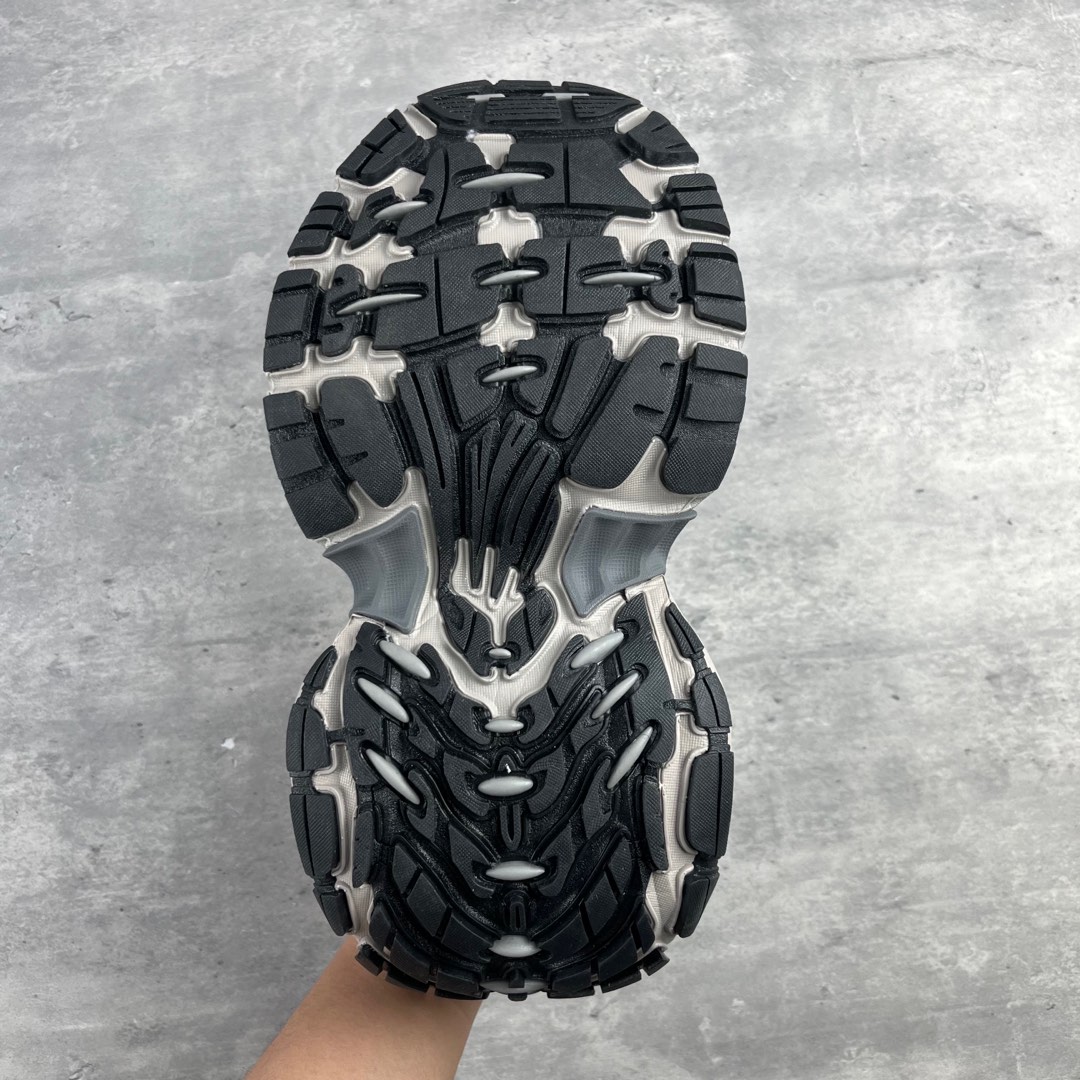 
Balenciaga巴黎世家 12代 6xl

货号： W2MV2 9910
尺码：35 36 37 