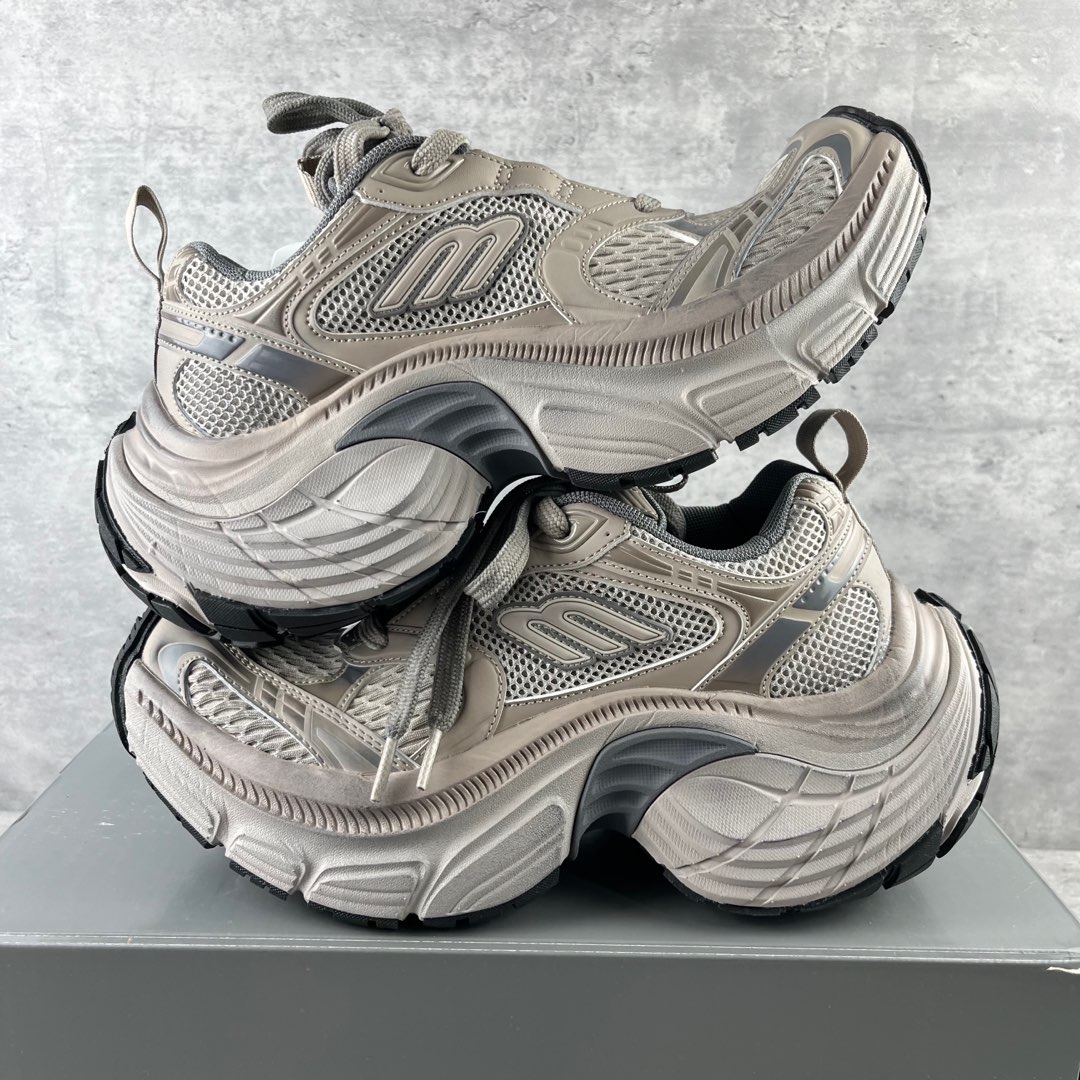 
Balenciaga巴黎世家 12代 6xl

货号： W2MV2 9910
尺码：35 36 37 