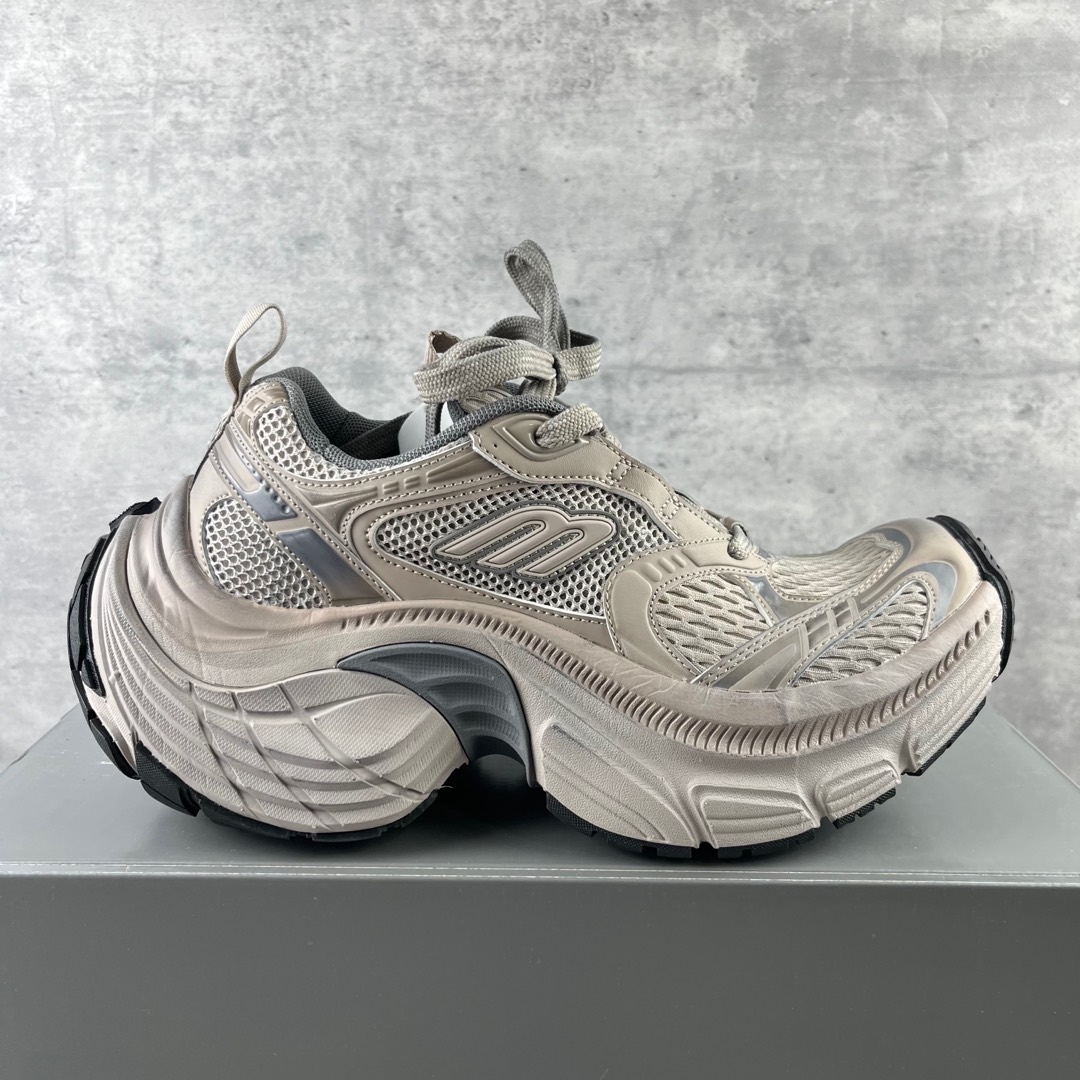 
Balenciaga巴黎世家 12代 6xl

货号： W2MV2 9910
尺码：35 36 37 