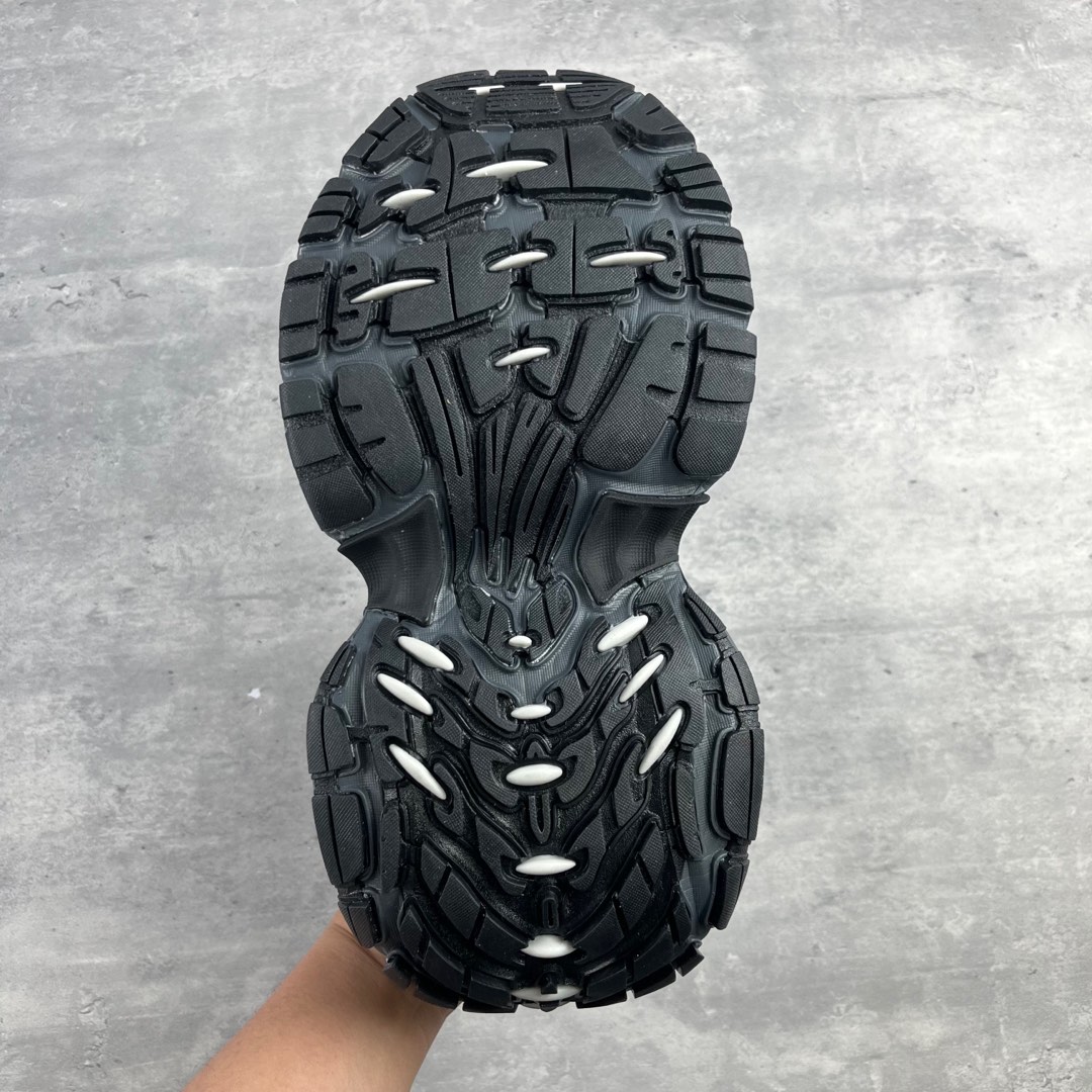 
Balenciaga巴黎世家 12代 6xl

货号： W2MV2 9910
尺码：35 36 37 