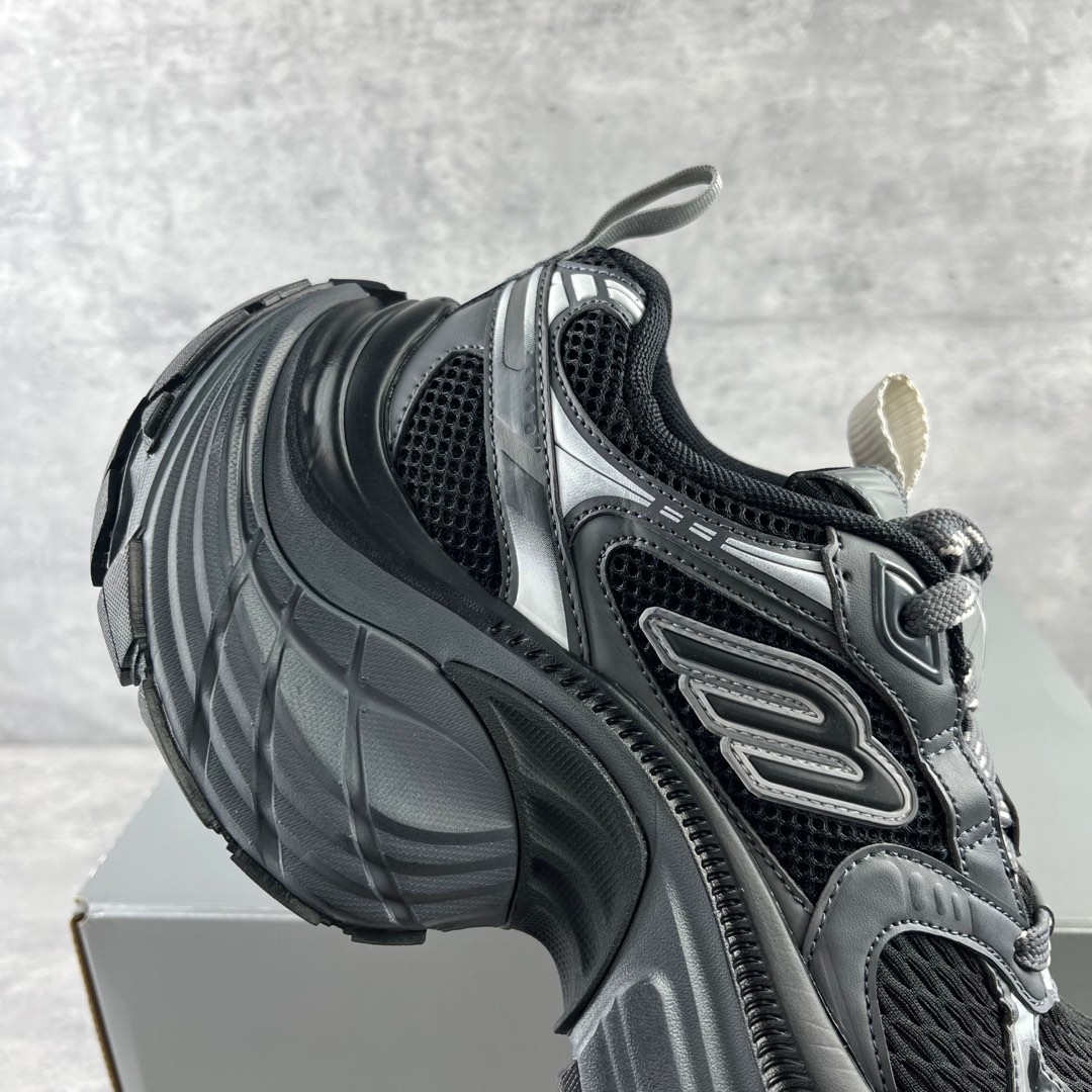 
Balenciaga巴黎世家 12代 6xl

货号： W2MV2 9910
尺码：35 36 37 