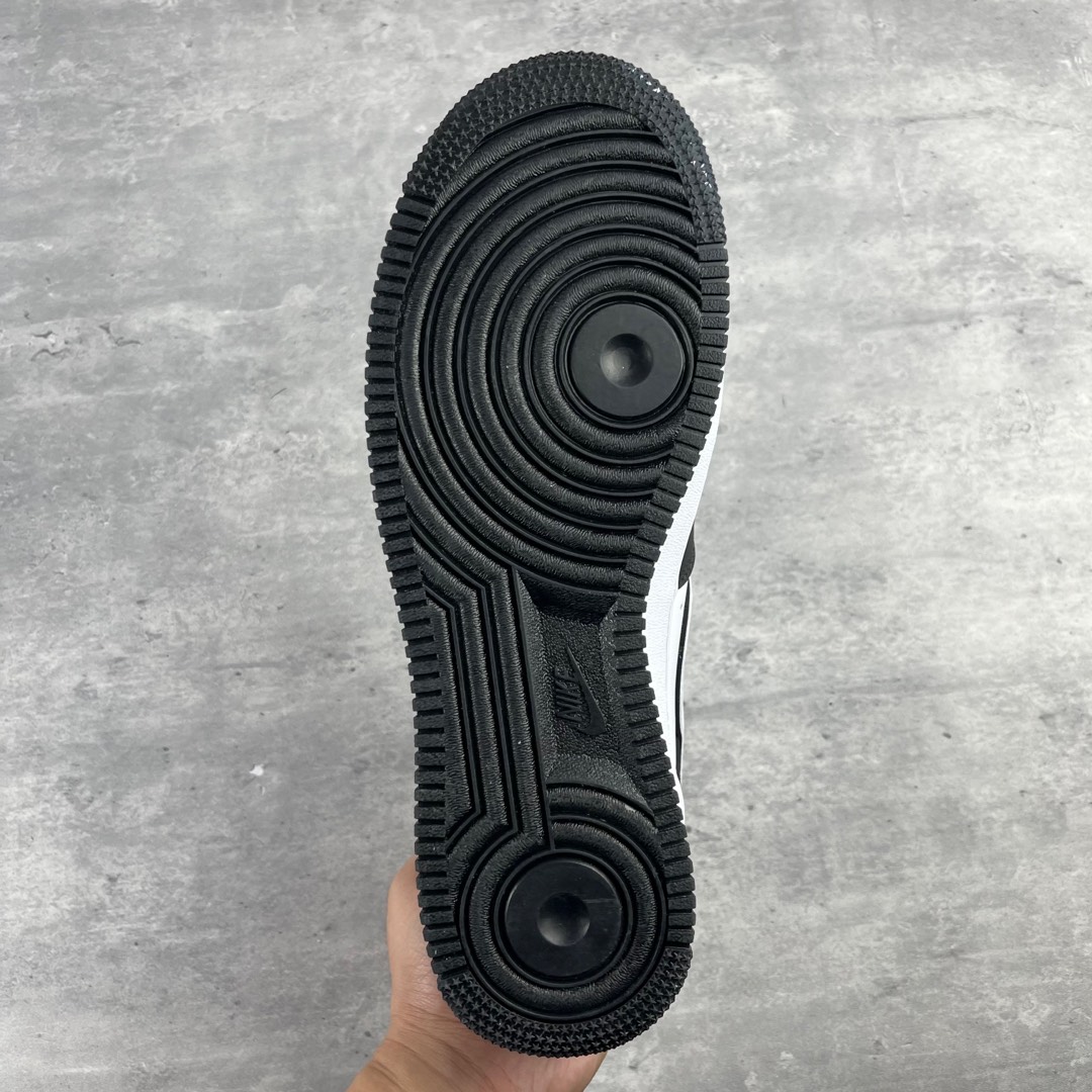 
Nike Air Force 1 Low 黑白双勾 空军一号低帮运动休闲板鞋
原楦头原纸板 打造纯正空