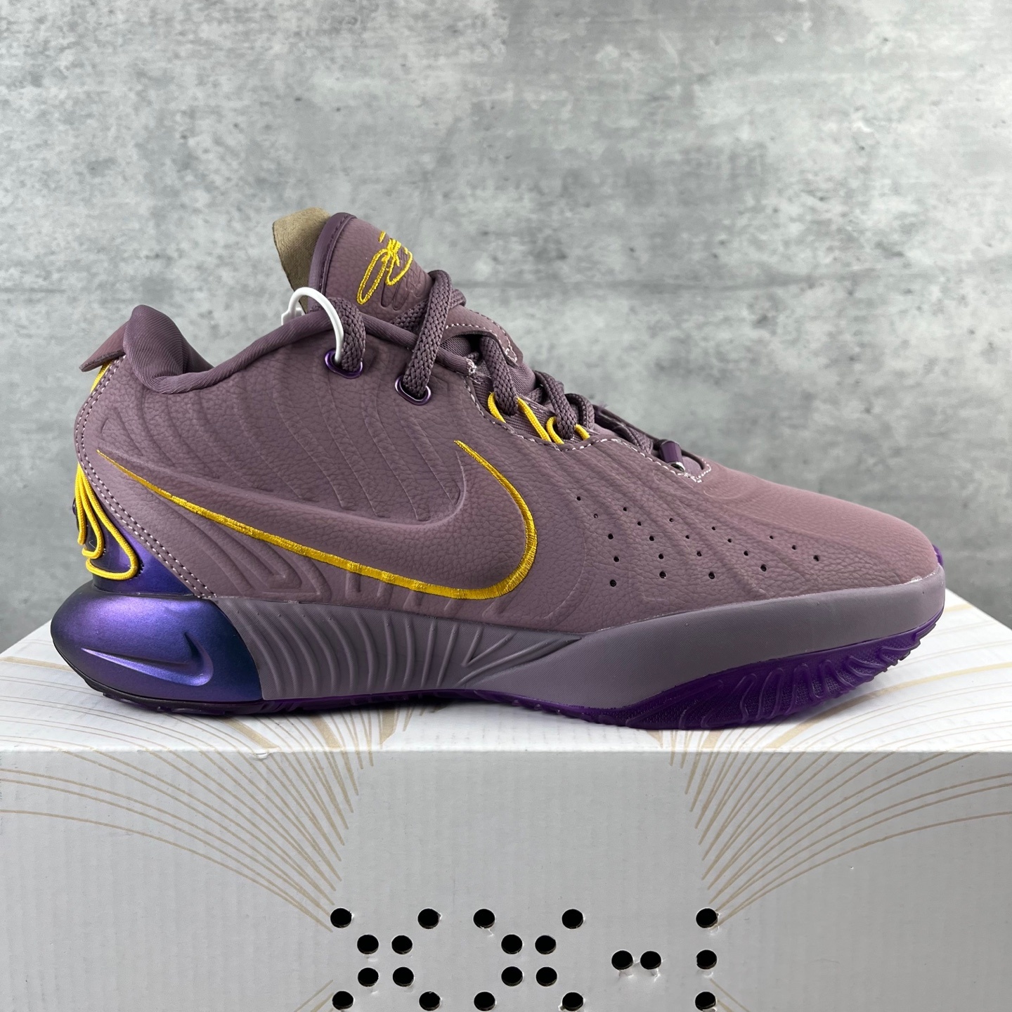 NK LeBron James 詹姆斯21代签名实战篮球鞋 FV2345-500 顶配呈现 原厂5层大