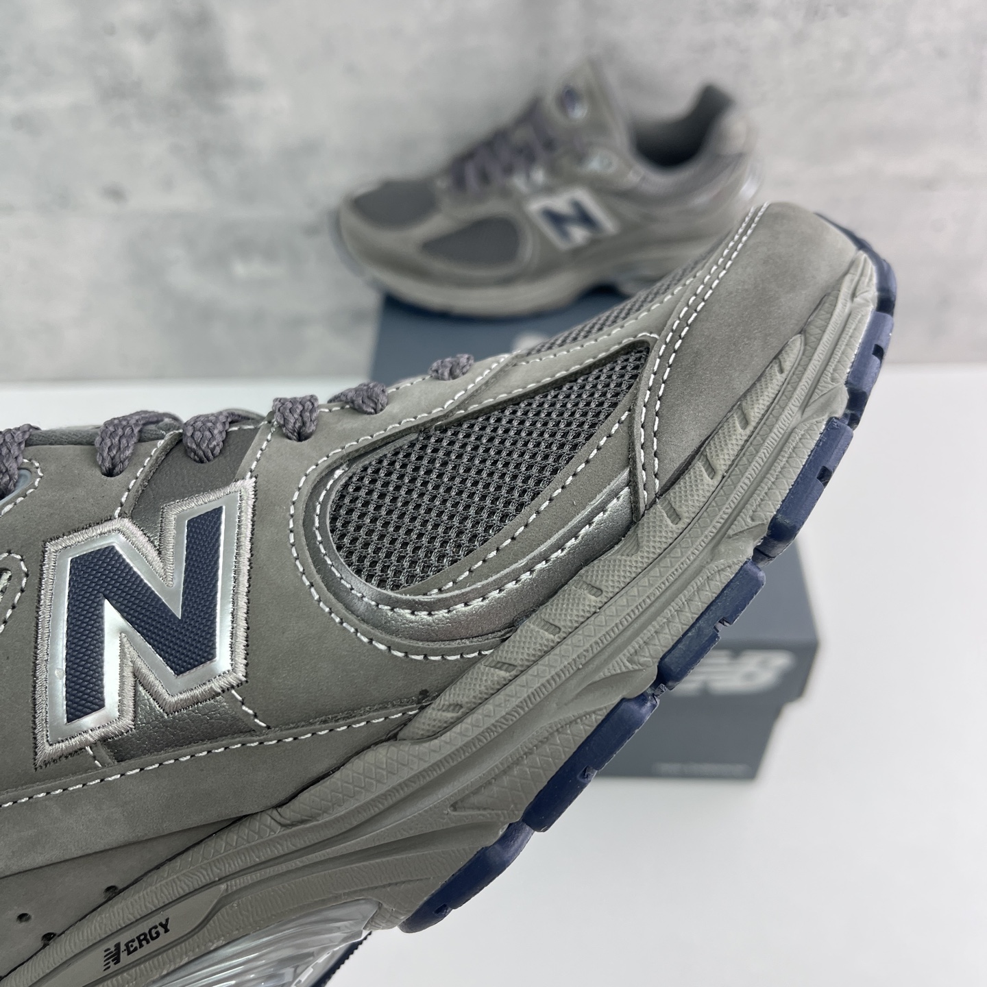  New Balance 2002系列 复古休闲跑步鞋 ML2002RA
尺码：36 37 37.5 3