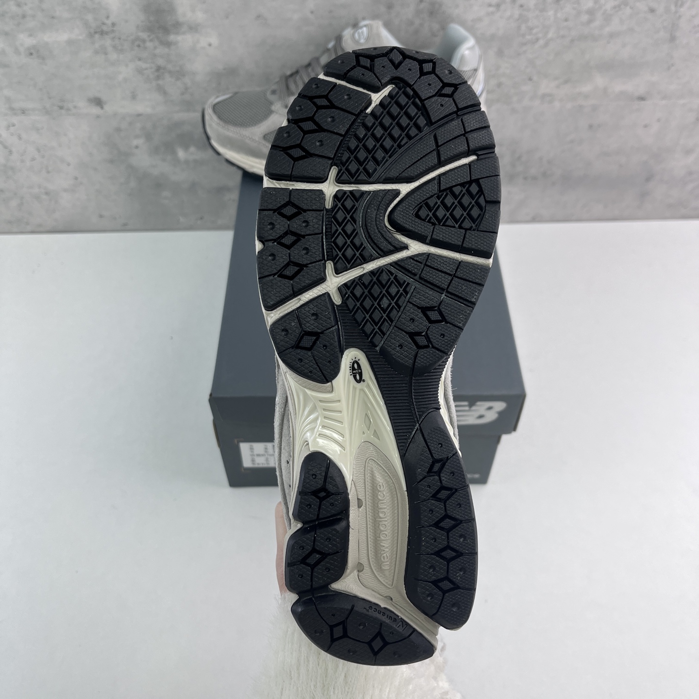  New Balance 2002系列 复古休闲跑步鞋 ML2002RC
尺码：36 37 37.5 3