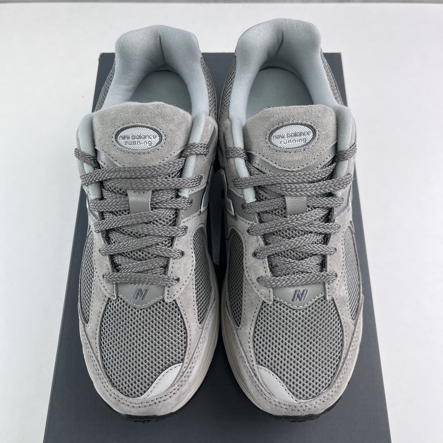  New Balance 2002系列 复古休闲跑步鞋 ML2002RC
尺码：36 37 37.5 3