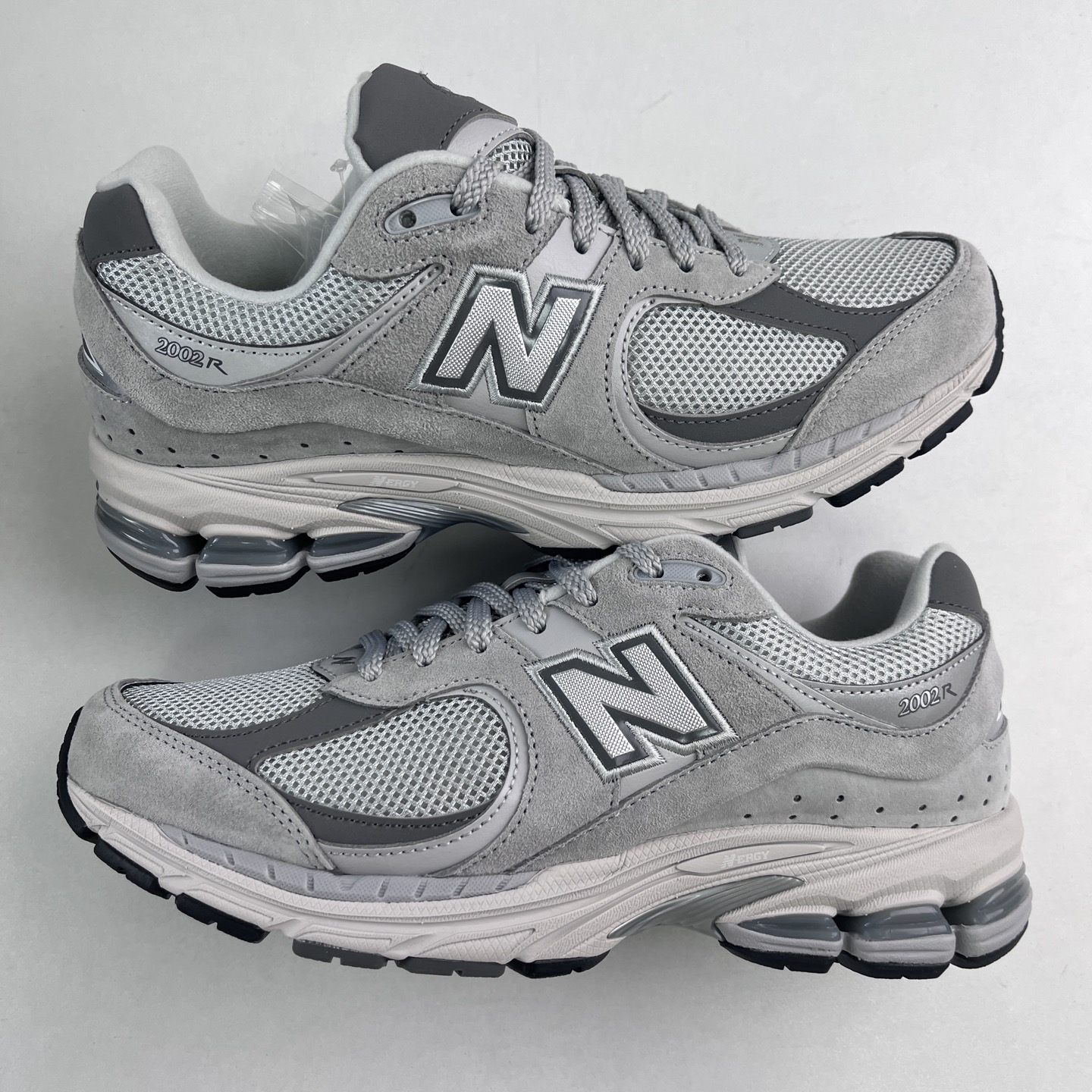 
New Balance 2002系列 复古休闲跑步鞋 ML2002R0
尺码：36 37 37.5 3