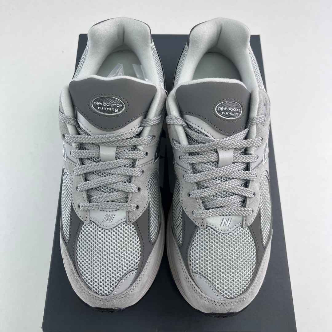 
New Balance 2002系列 复古休闲跑步鞋 ML2002R0
尺码：36 37 37.5 3