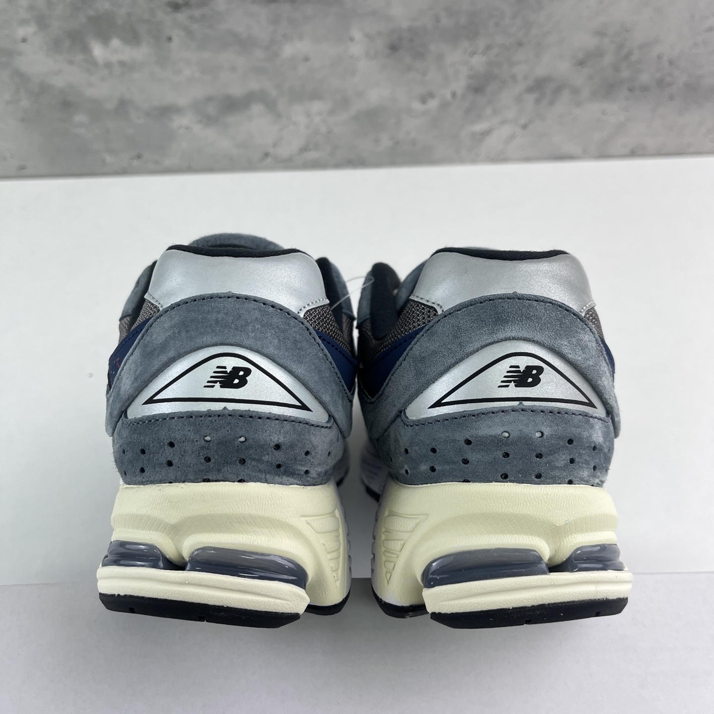 
JJJJound x New Balance 2002系列 联名款 复古休闲跑步鞋 M2002RU2

