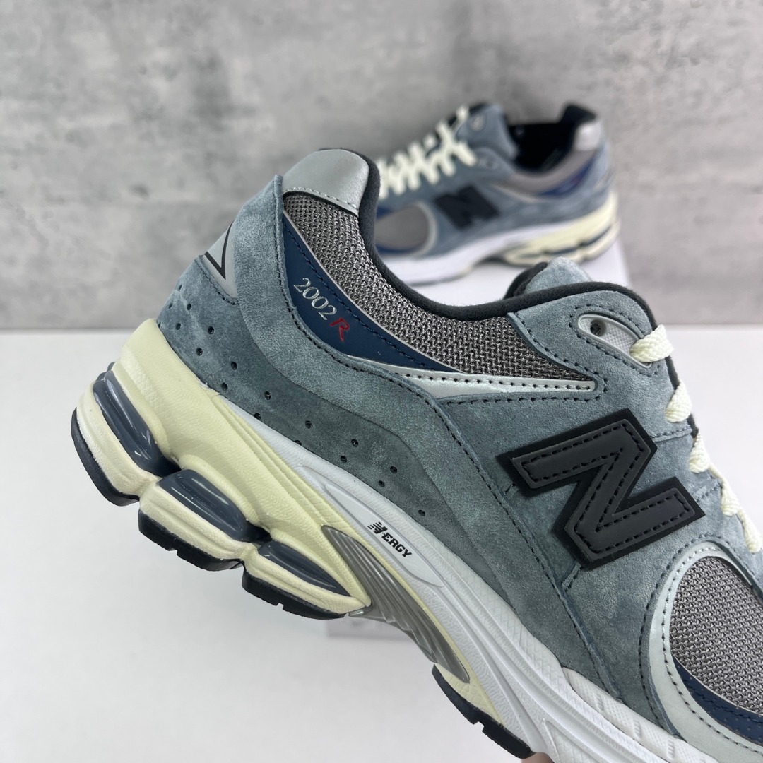 
JJJJound x New Balance 2002系列 联名款 复古休闲跑步鞋 M2002RU2
