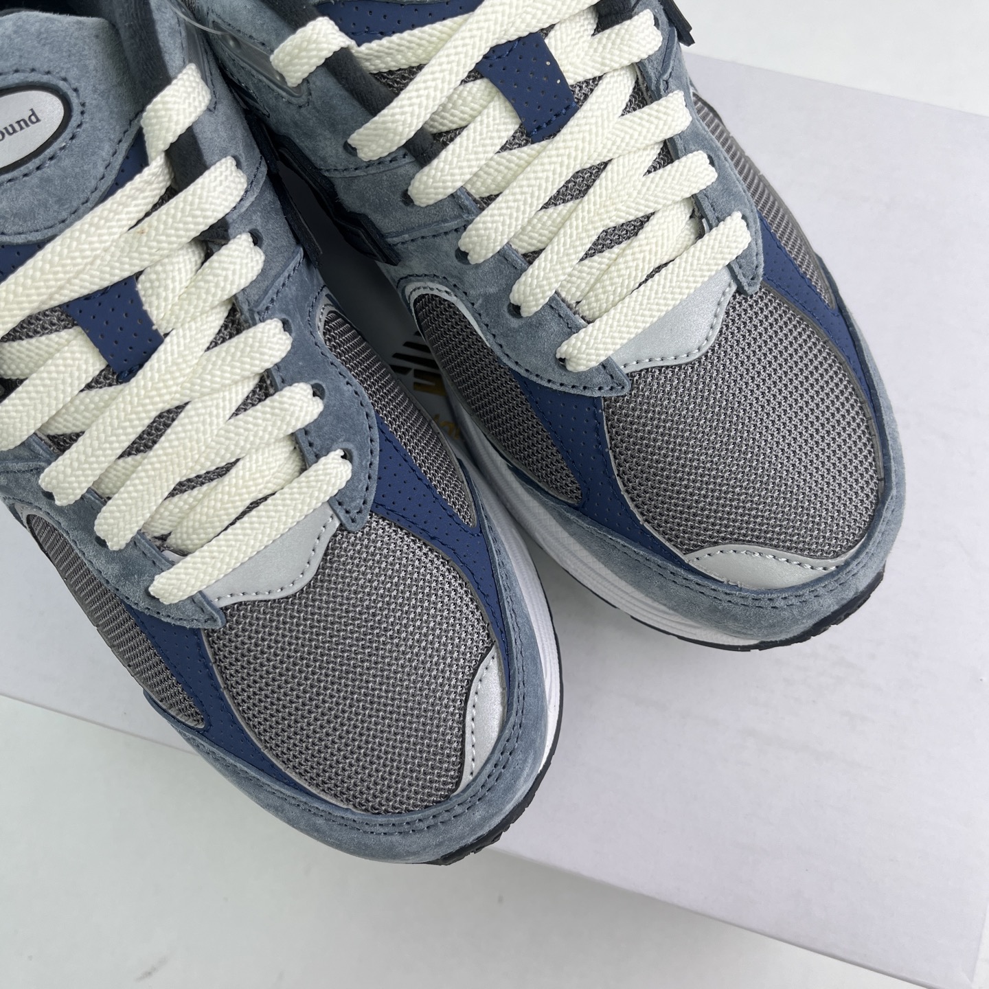 
JJJJound x New Balance 2002系列 联名款 复古休闲跑步鞋 M2002RU2
